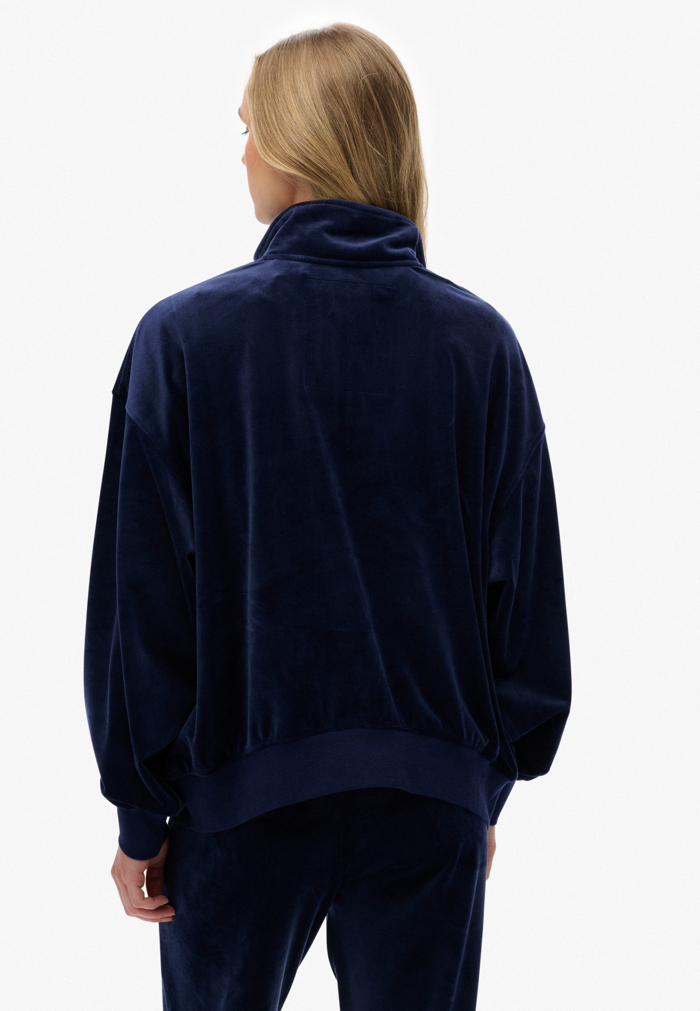 Superdry Sweatshirt COUNTRY CLUB VELOUR 1/4 ZIP Nicki-Qualität, Troyer mit Logo-Brustmotiv