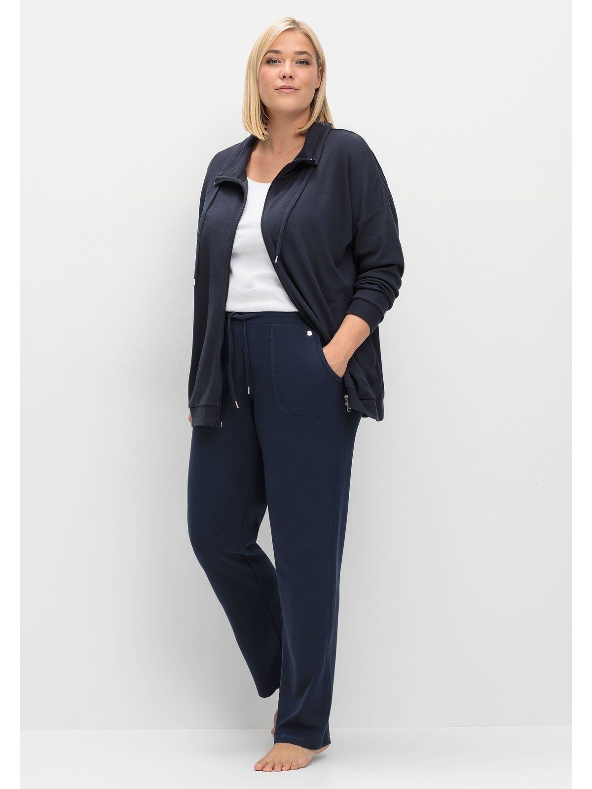 Sheego Sweatjacke Große Größen mit Stehkragen und Bindeband