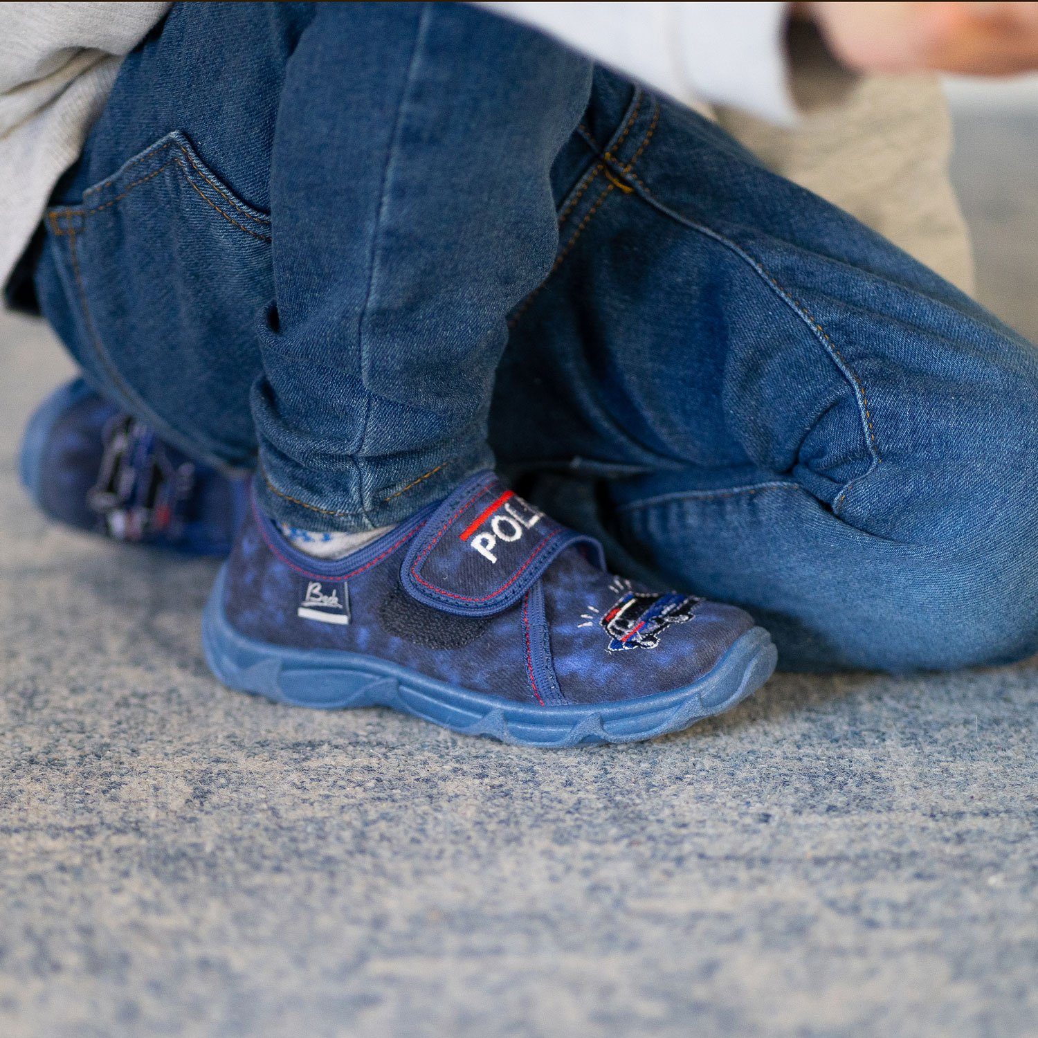 Beck Hausschuh Polizei Hausschuh (atmungsaktive Materialien, für Kindergarten, Schule, Zuhause) mittlere Weite, robuste Materialien, weiche bequeme Decksohle – Bild 5 von 5