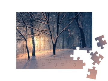 puzzleYOU Puzzle Winterabend im Park und Licht im Dunst, 48 Puzzleteile, puzzleYOU-Kollektionen Natur, Wälder, Wald & Bäume