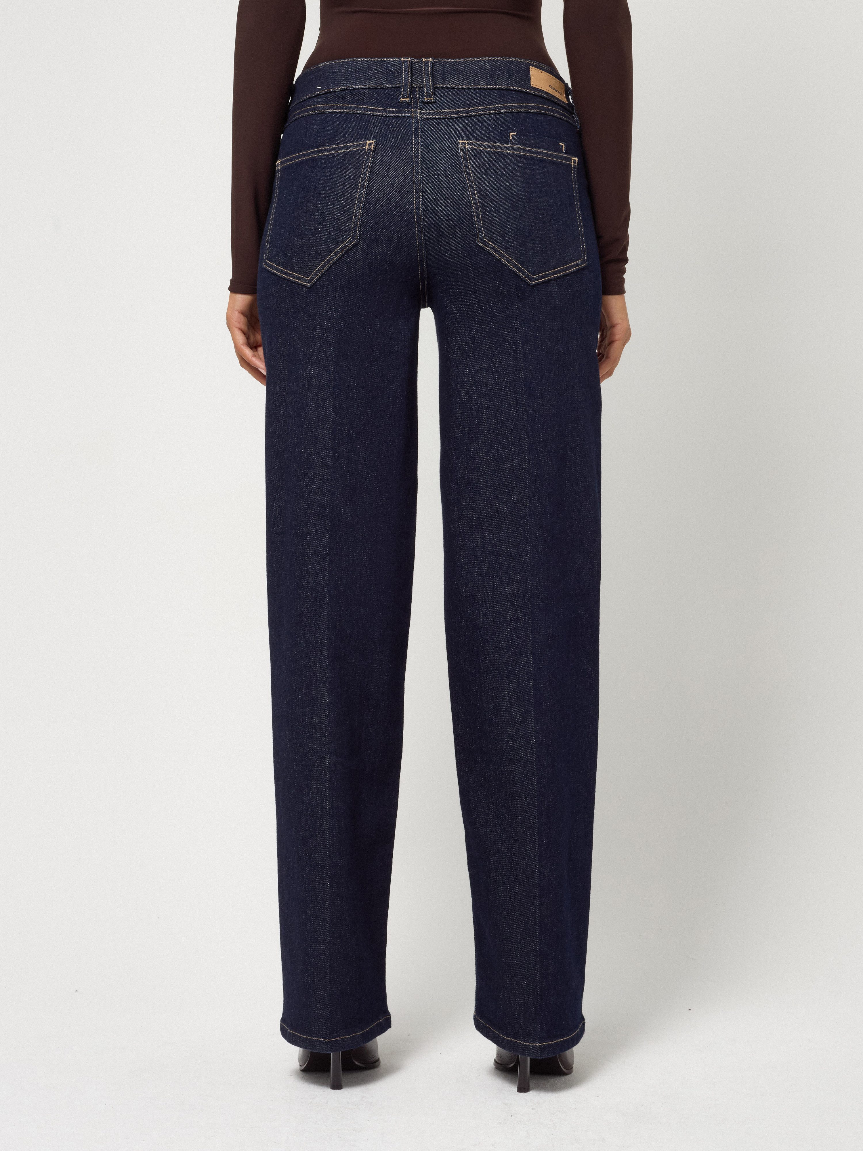 GANG Straight-Jeans 94RIVER mit zusätzlicher kleiner Gesäßtasche