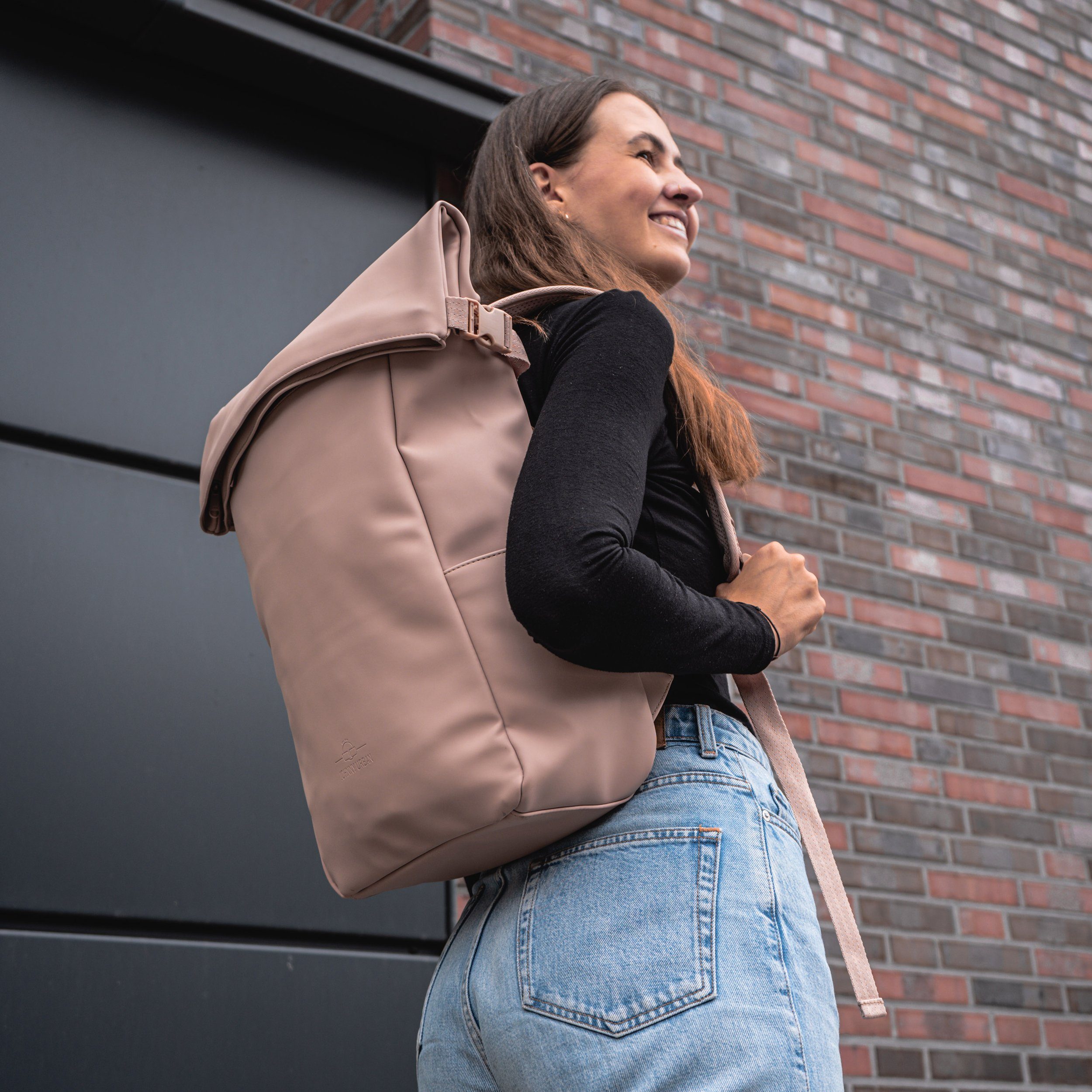 Johnny Urban Cityrucksack Henry, Rolltop Damen Herren, Laptop Fach, Wasserabweisend