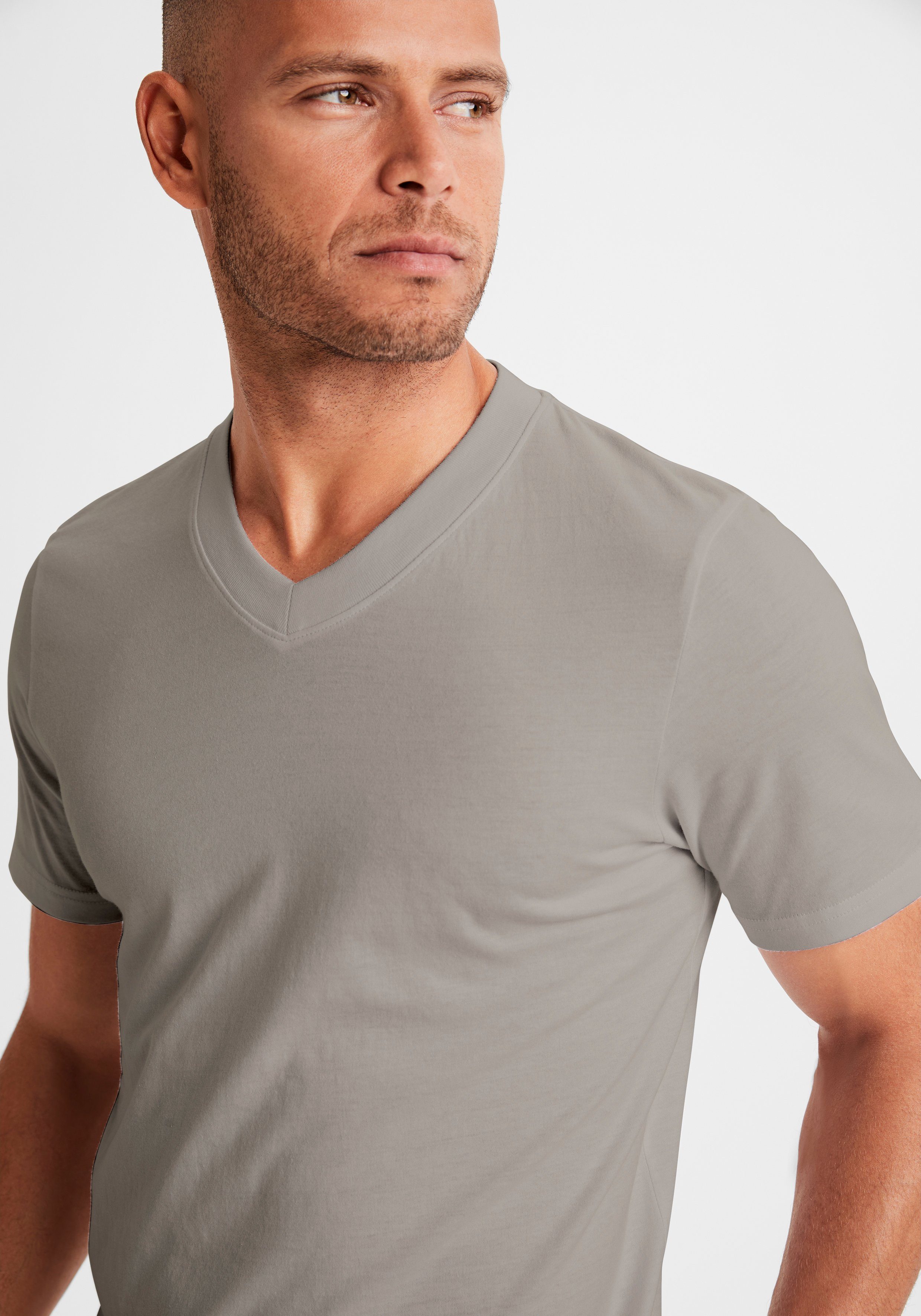 KangaROOS T-Shirt Regular Fit, (2er-Pack) Freizeitshirt mit Kurzarm, V-Ausschnitt aus reine Baumwolle
