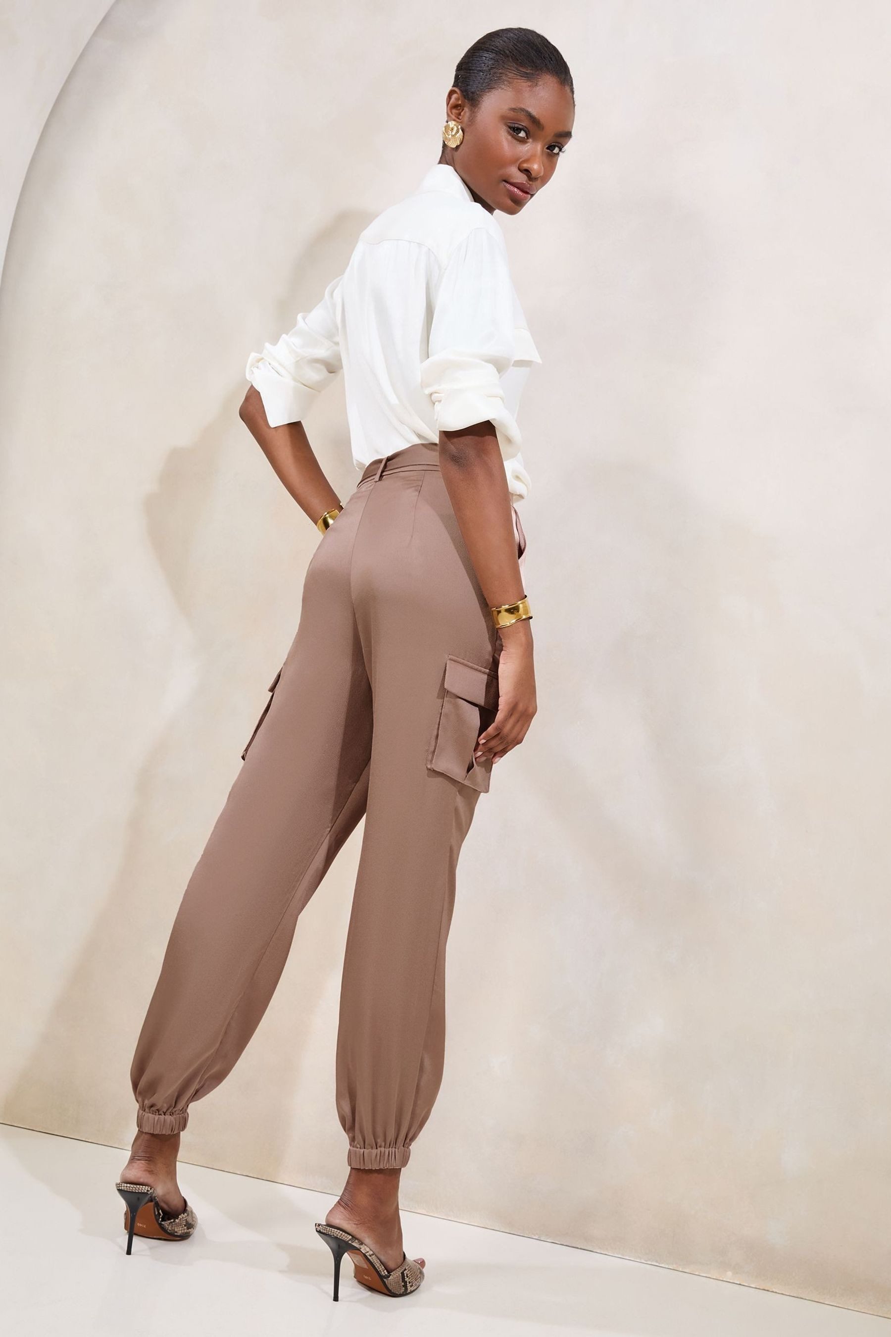 LIPSY Jogginghose Jogginghose aus Satin mit Bündchen, Regular (1-tlg) günstig online kaufen