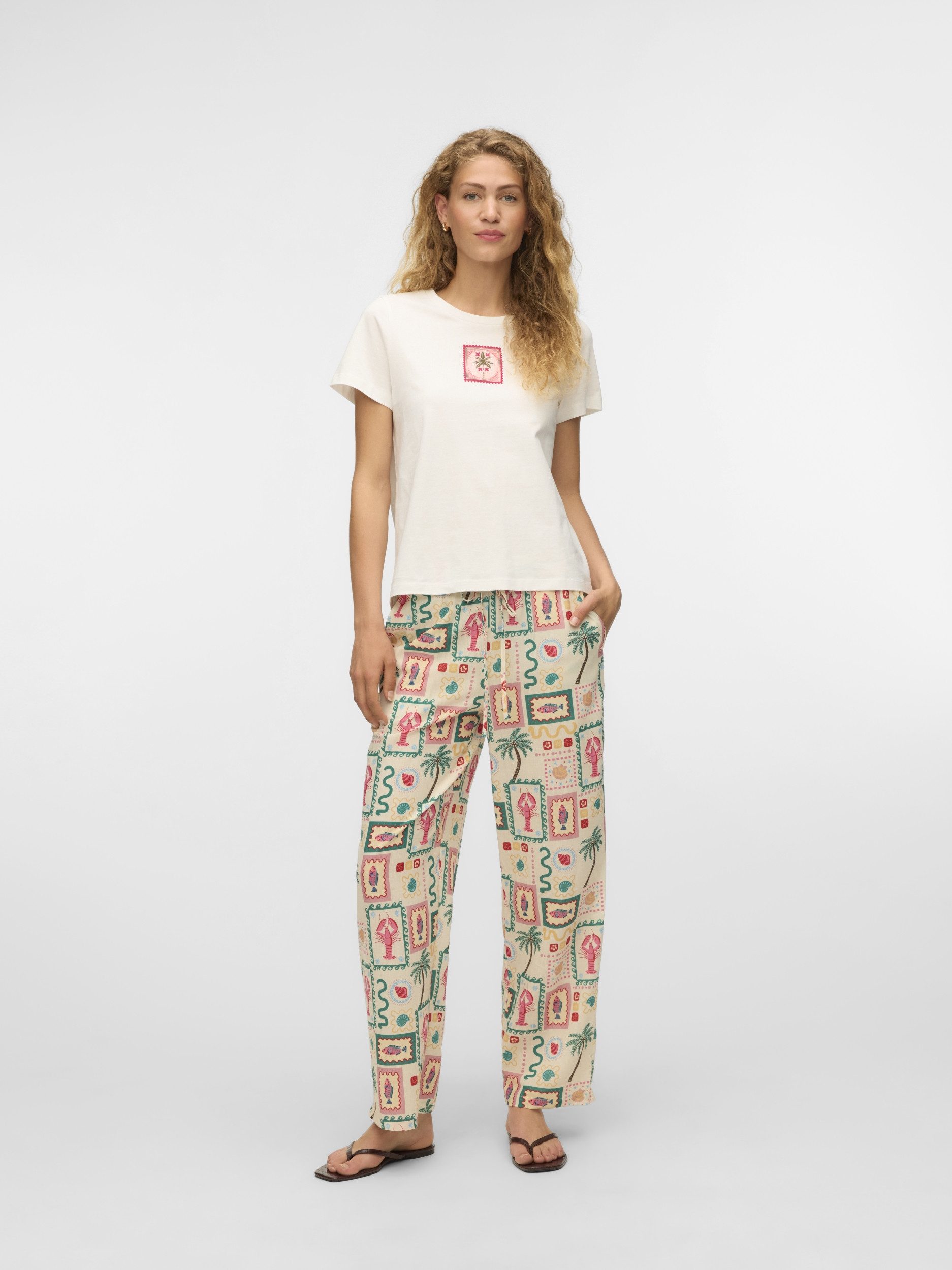 Vero Moda T-Shirt VMJOFIA SS O-NECK T-SHIRT JRS BTQ, Snow White/PATCH