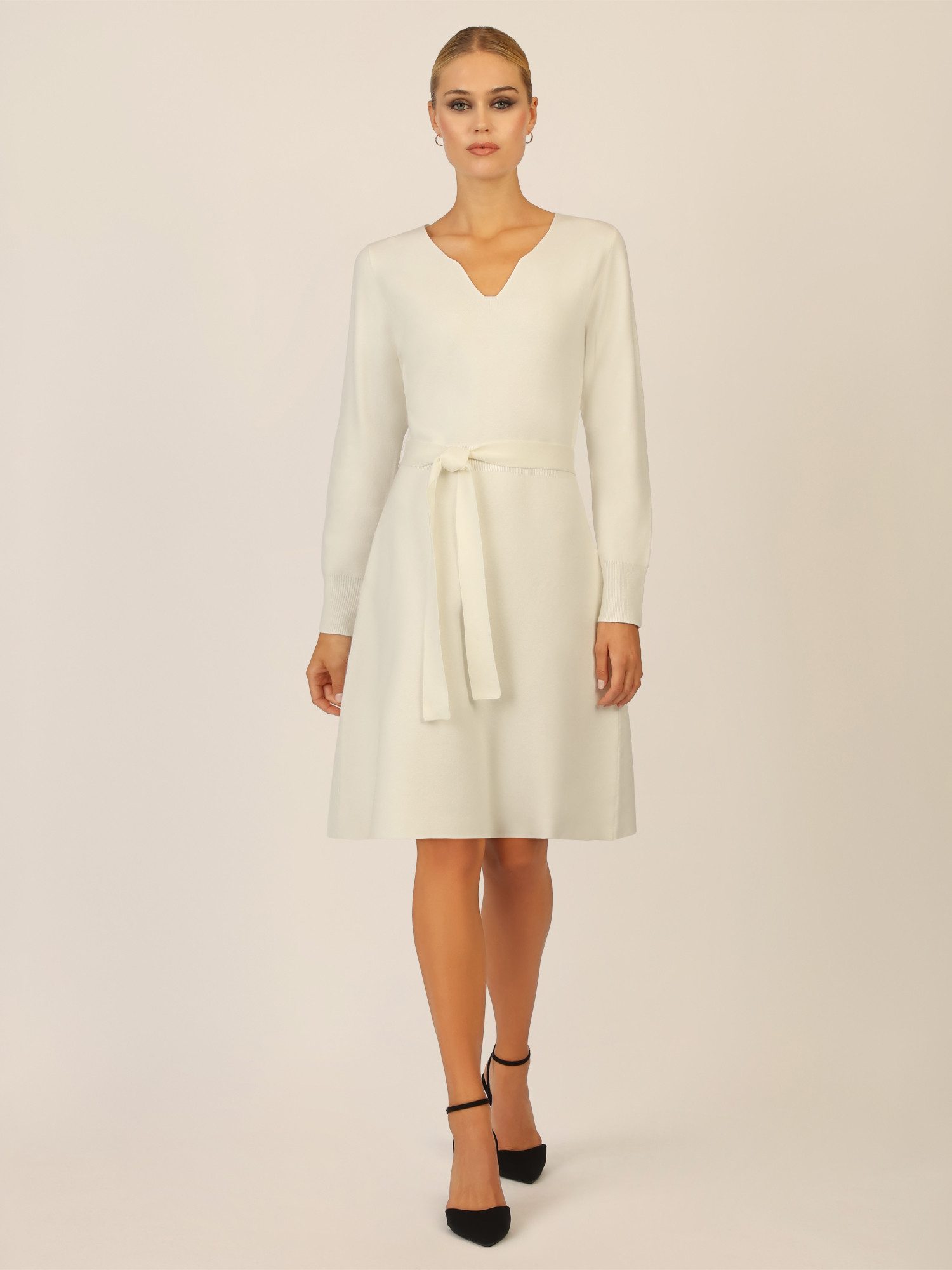 Apart Strickkleid mit V-Ausschnitt günstig online kaufen