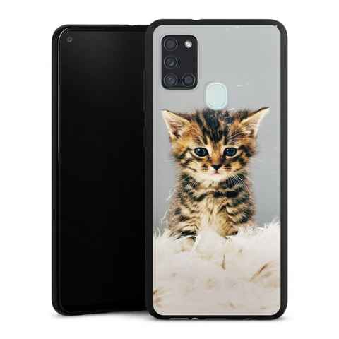 DeinDesign Handyhülle Katze Haustier Feder Kitty, Samsung Galaxy A21s Silikon Hülle Bumper Case Handy Schutzhülle