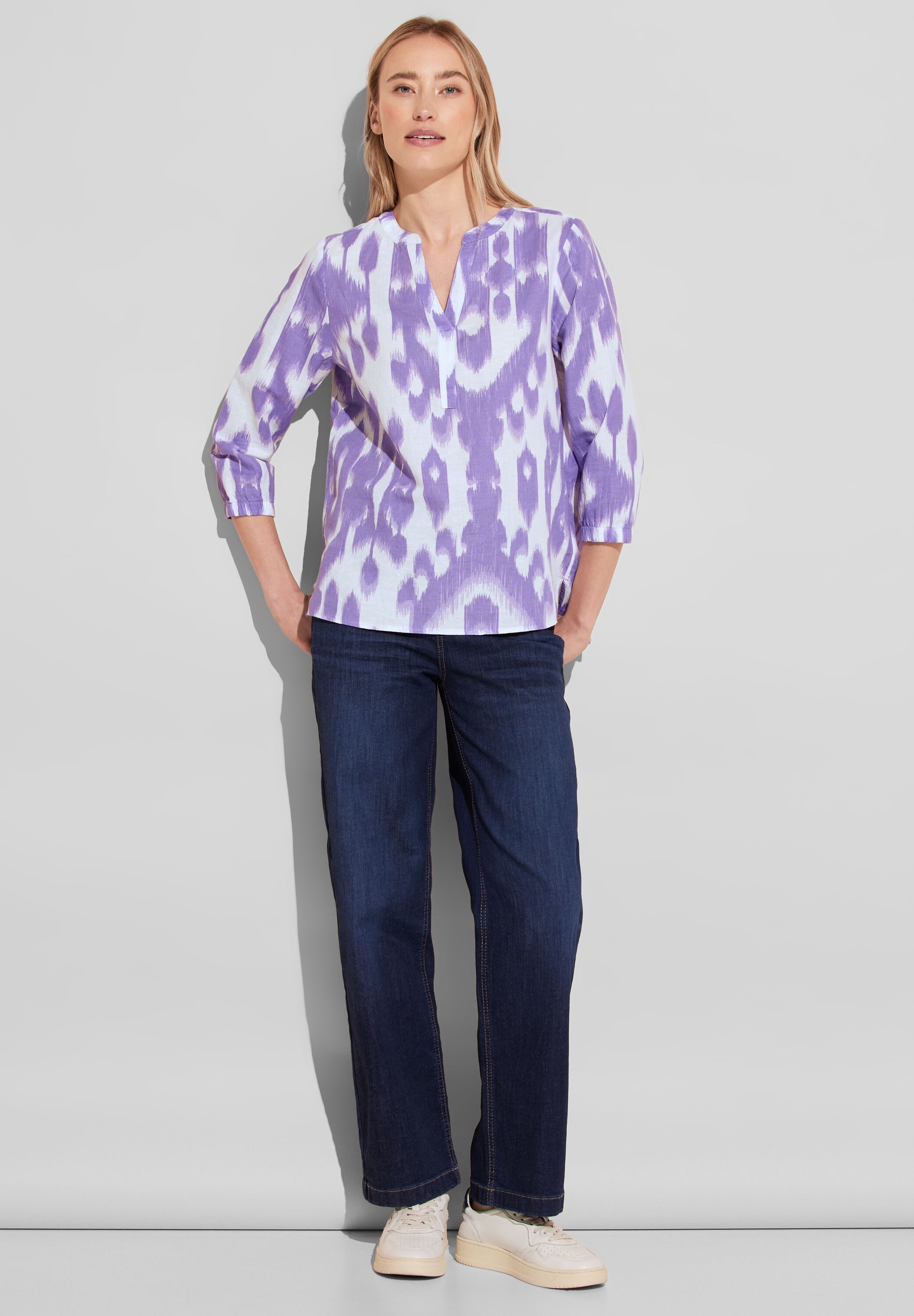 STREET ONE Klassische Bluse mit geschlitztem Rundhalsausschnitt