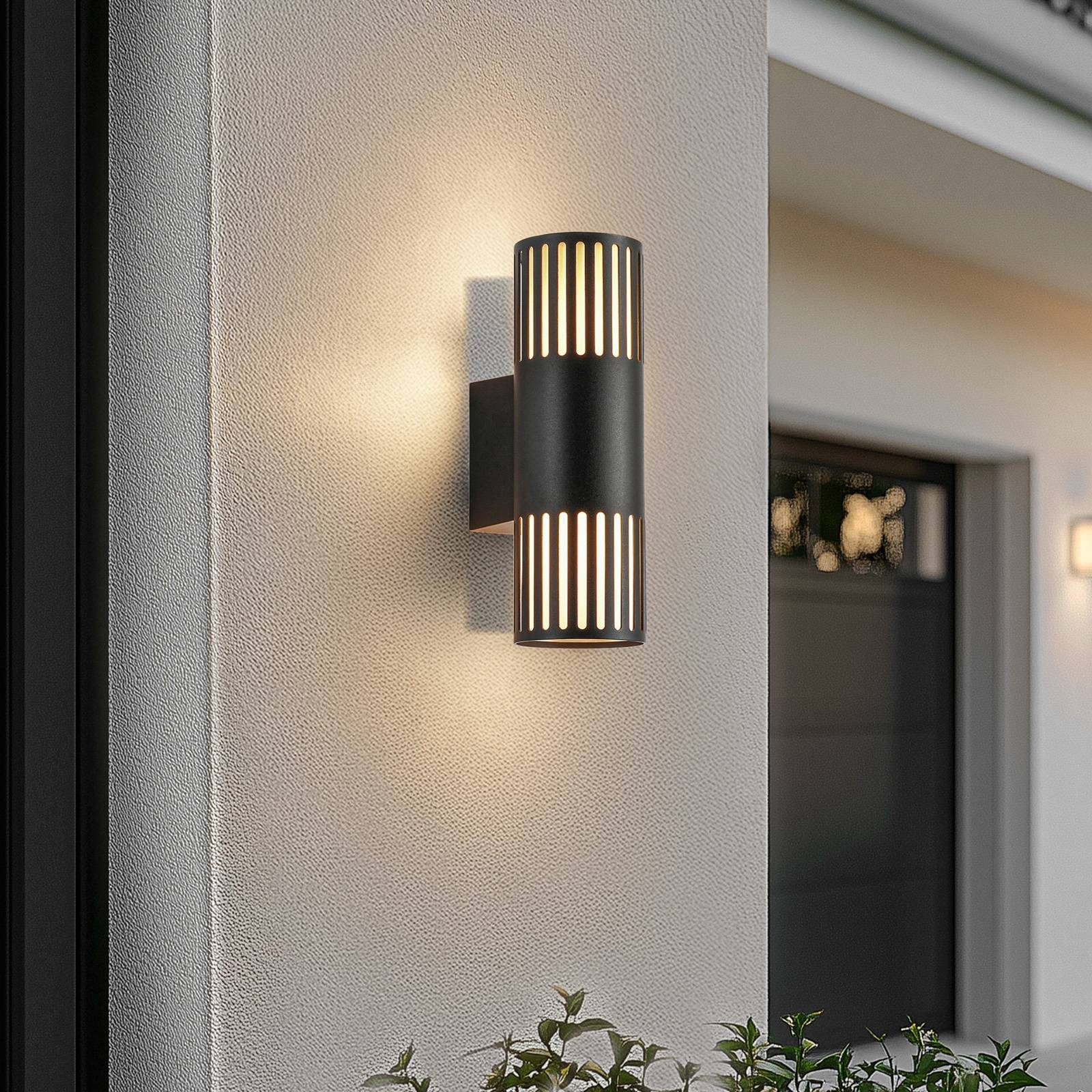 Lindby Außen-Wandleuchte Lurinda, Metall, Schwarz IP44, 2 x 15 W LED