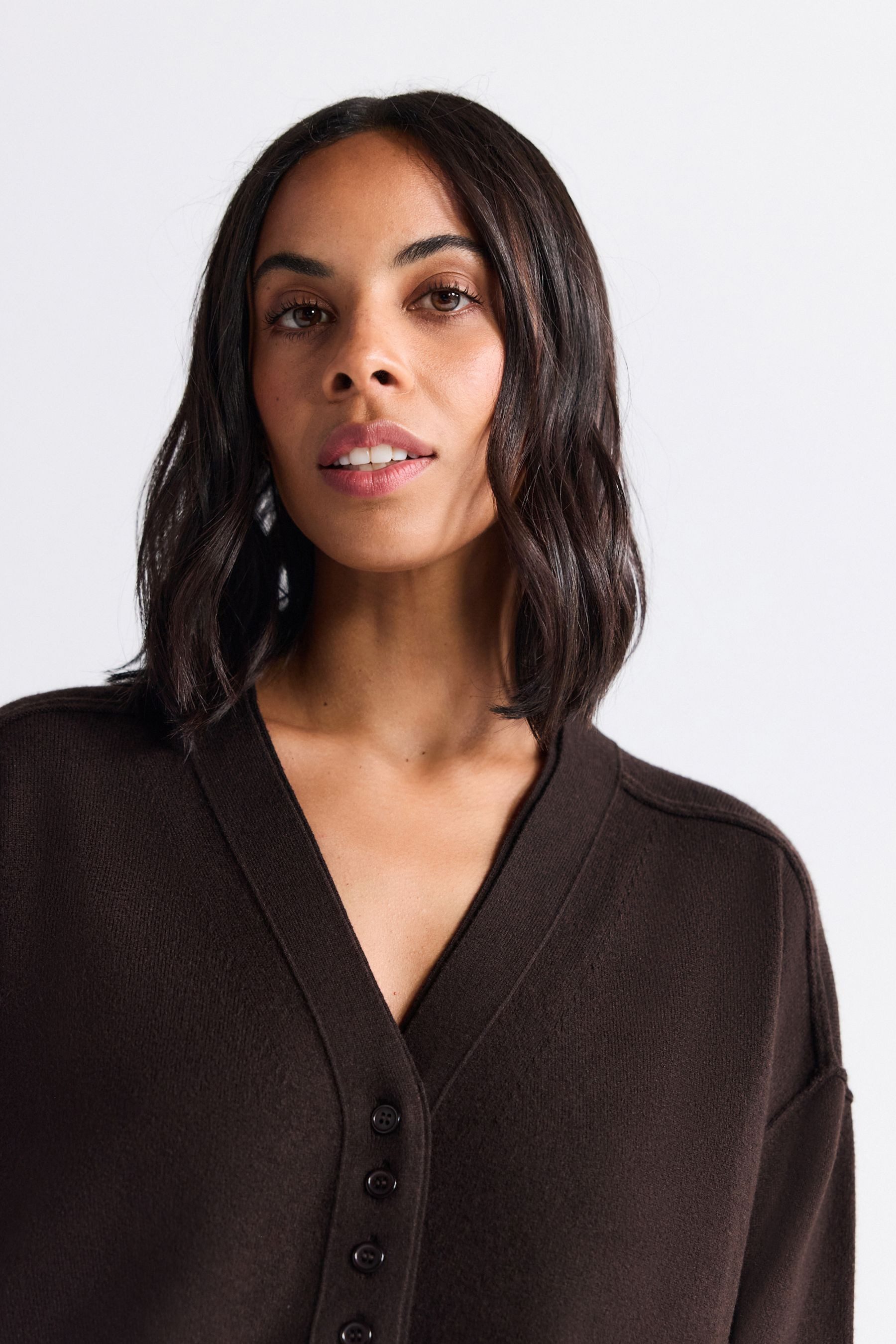 Next Strickjacke Superweiche Strickjacke mit V-Ausschnitt +Taschen (1-tlg)