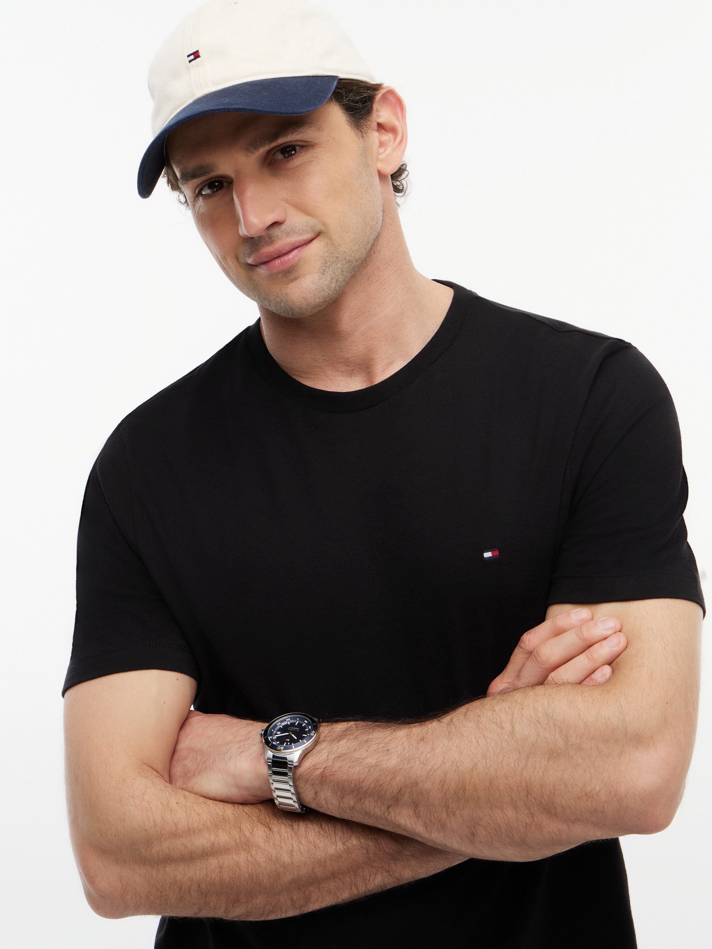 Tommy Hilfiger T-Shirt ESSENTIAL REGULAR FIT SOLID mit Stickerei unifarben, casual, Baumwolle, Rundhals
