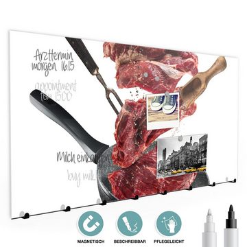 Primedeco Garderobenpaneel Magnetwand und Memoboard aus Glas Steak auf Pfanne