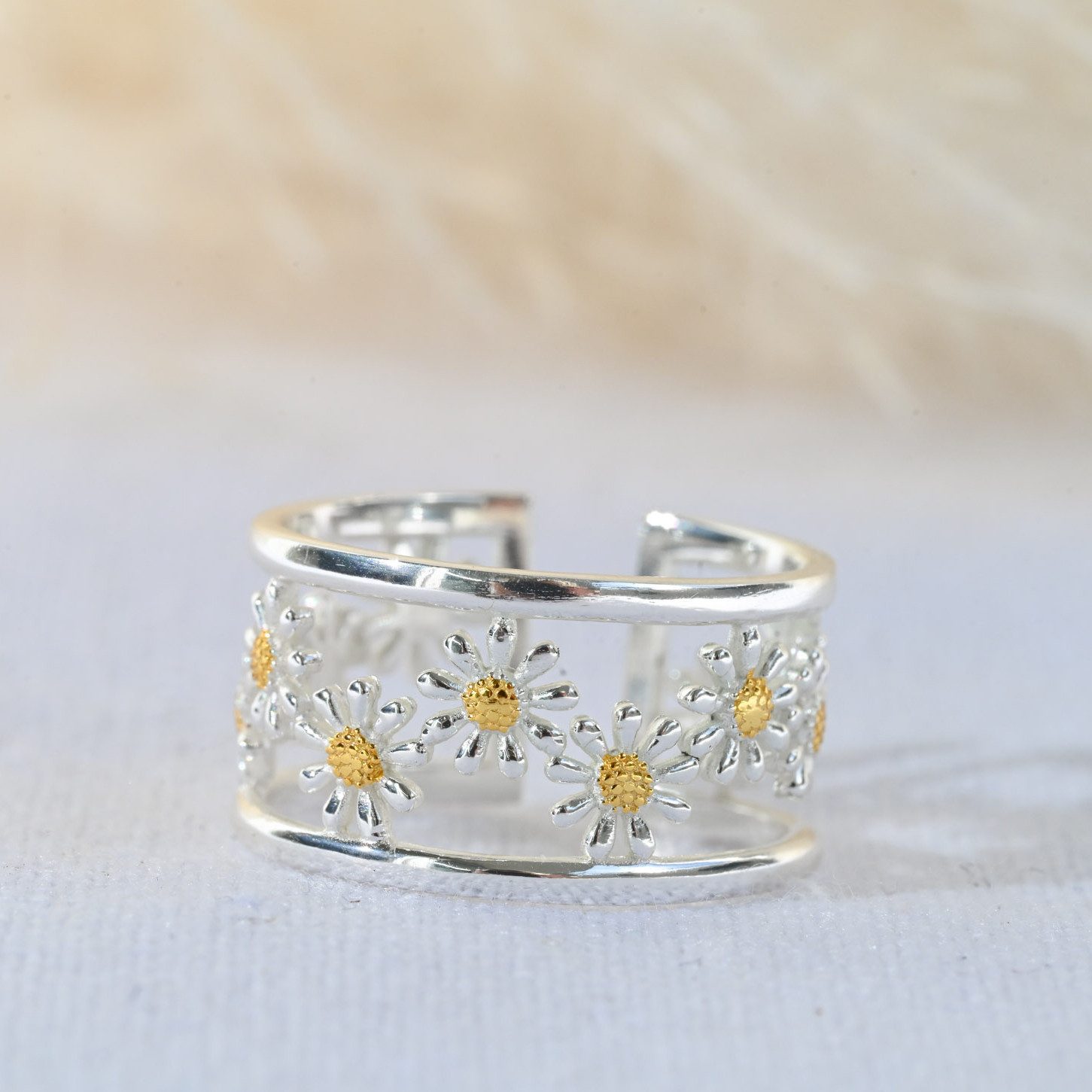 Runde Perlé Silberring breiter Ring Gänseblümchen günstig online kaufen