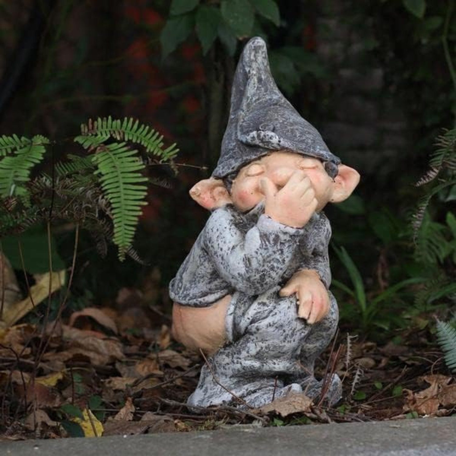 Geschenkehöhle Gartenzwerg Lustiger Gartenzwerg mit Po – Wetterfeste Gartenfigur Deko Outdoor, (1 St), Frecher Gartenzwerg mit Humor – der Hingucker für jeden G – Bild 4 von 5