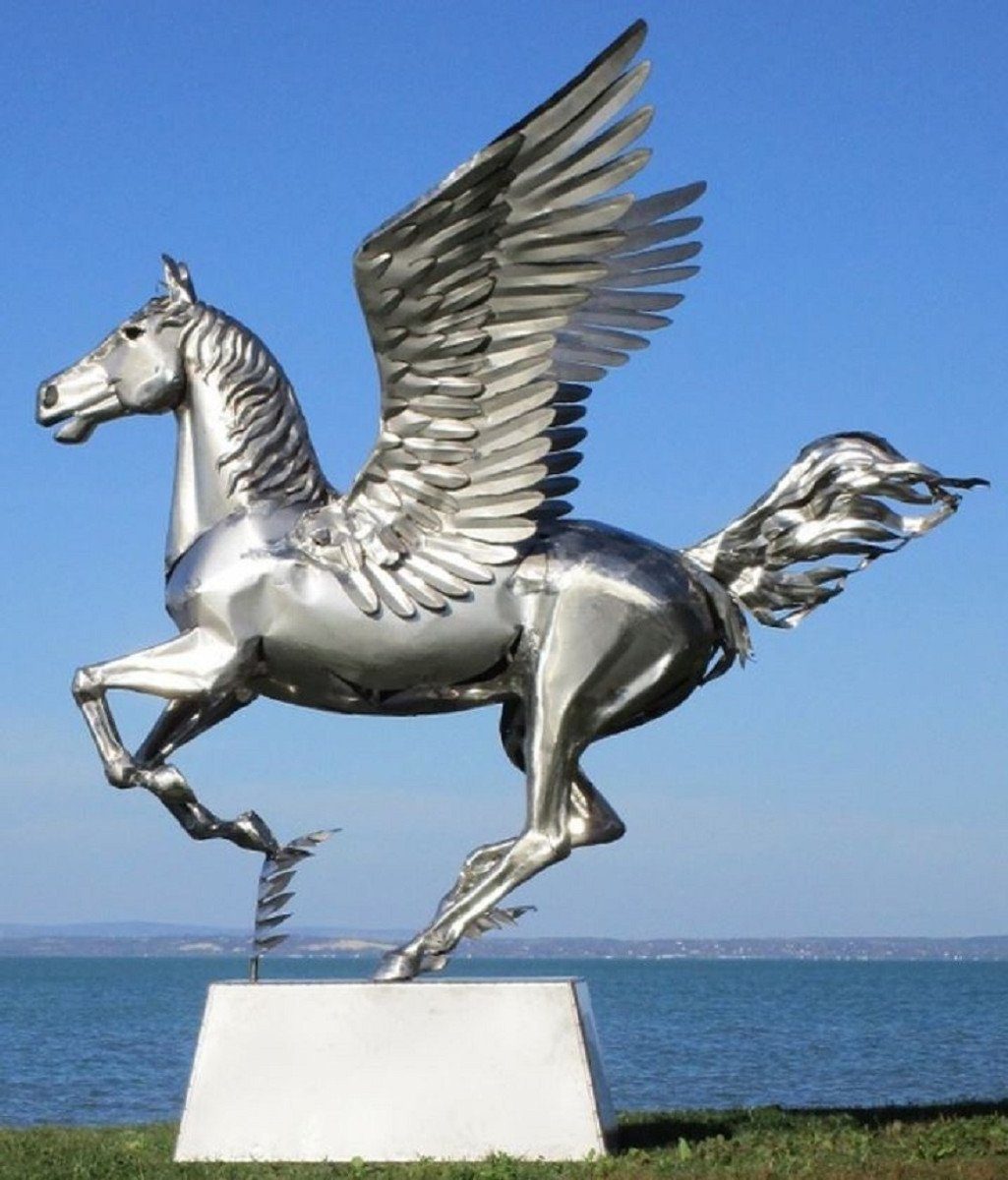 Casa Padrino Skulptur Luxus Gartendeko Skulptur Pegasus Pferd mit Sockel Silber 288 x 175 x H. 305 cm - Lebensgroße Edelstahl Figur - Luxus Gartenfigur