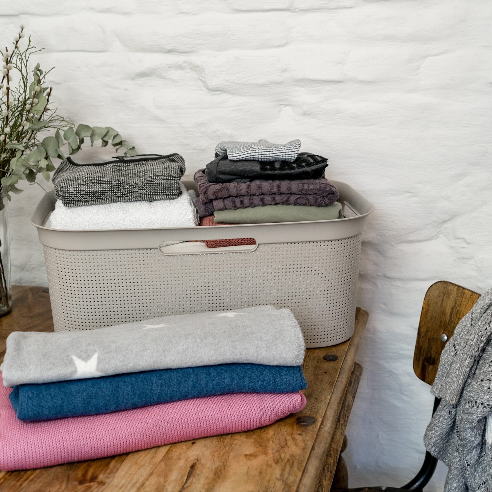ROTHO Wäschekorb 4er-Set Wäschekorb BRISEN 41 l, flexibel & modern mit 4 Griffen (Wäschekorbset, 4er-Set), Belüftete Rattanstruktur verhindert Gerüche & sorgt f – Bild 5 von 5