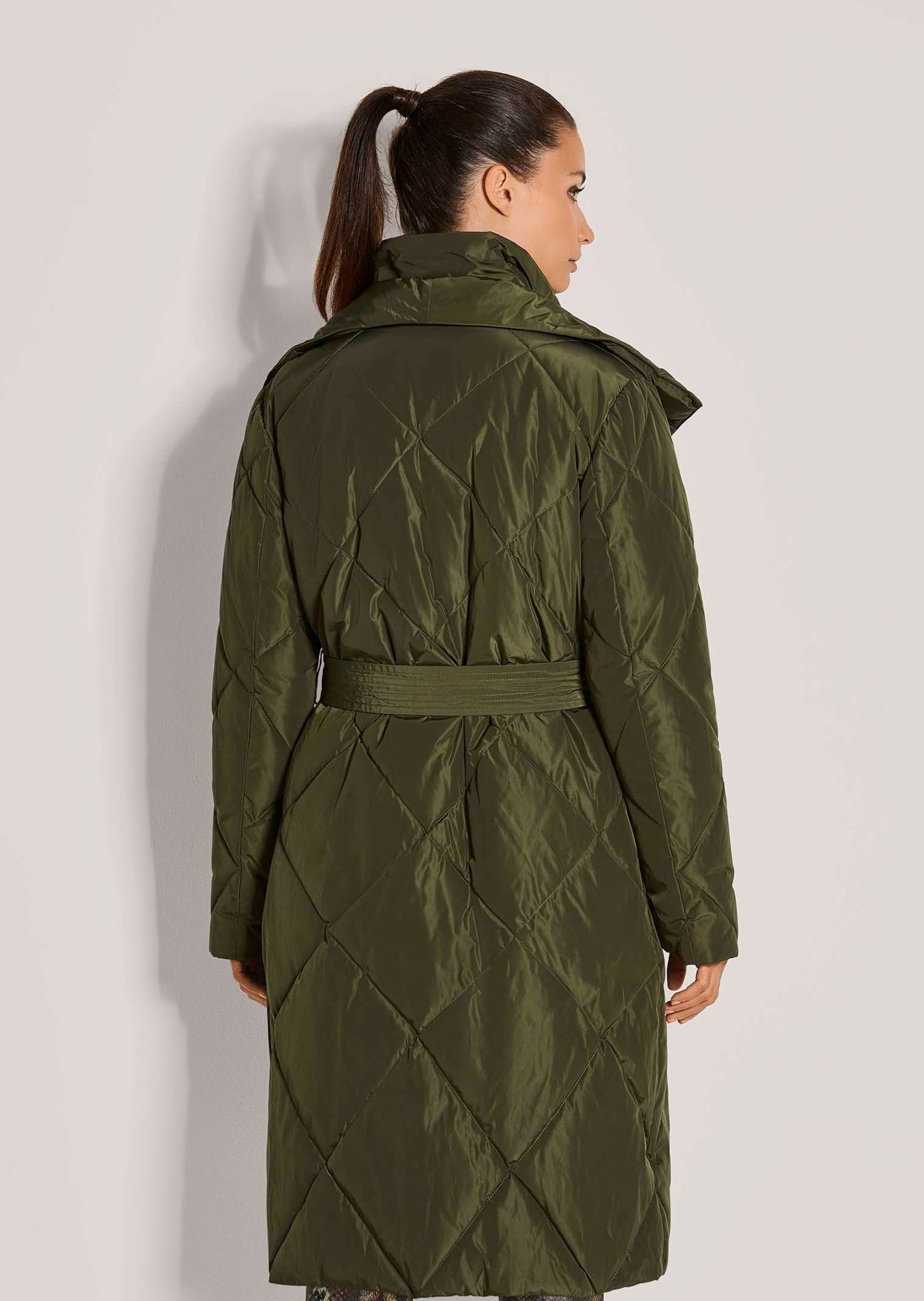 MADELEINE Kurzmantel Eleganter Übergangsmantel für Damen Asymmetrische Knopfleiste, Spatenkragen, Rauten-Stepp, Langarm