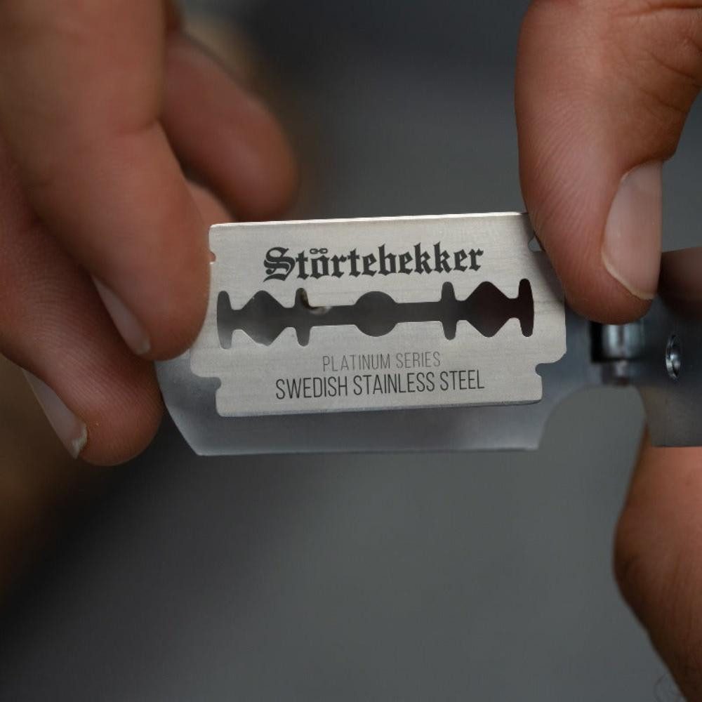 Störtebekker Rasierset - Rasiermesser 'Heartwood' - Rasierset Herren, mit Rasierpinsel, Rasierschale, Rasierseife, Alaunstein und 10 Klingen
