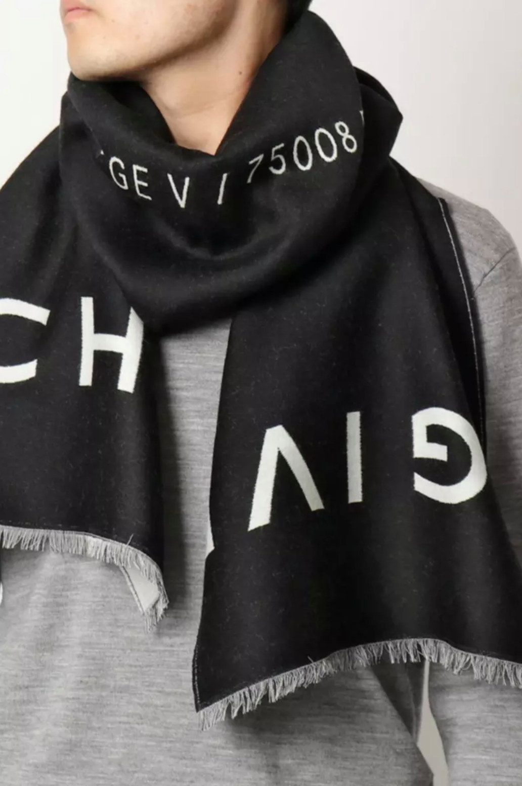 GIVENCHY Strickschal Unisex Signature Schal, Ein stilvolles Statement-Piece, das jedes Outfit aufwertet