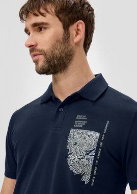 s.Oliver Kurzarmshirt Poloshirt mit Grafik-Print Kontrast-Details