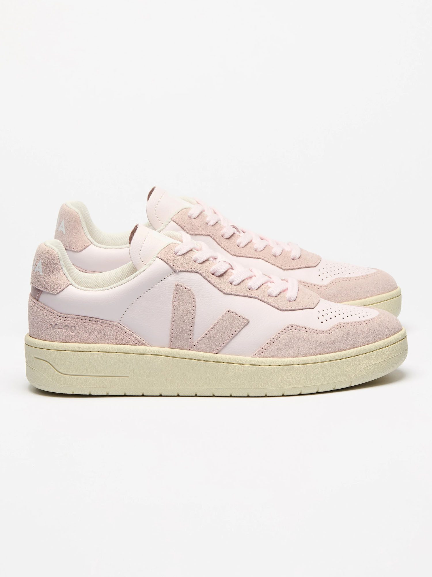 VEJA V-90 Sneaker