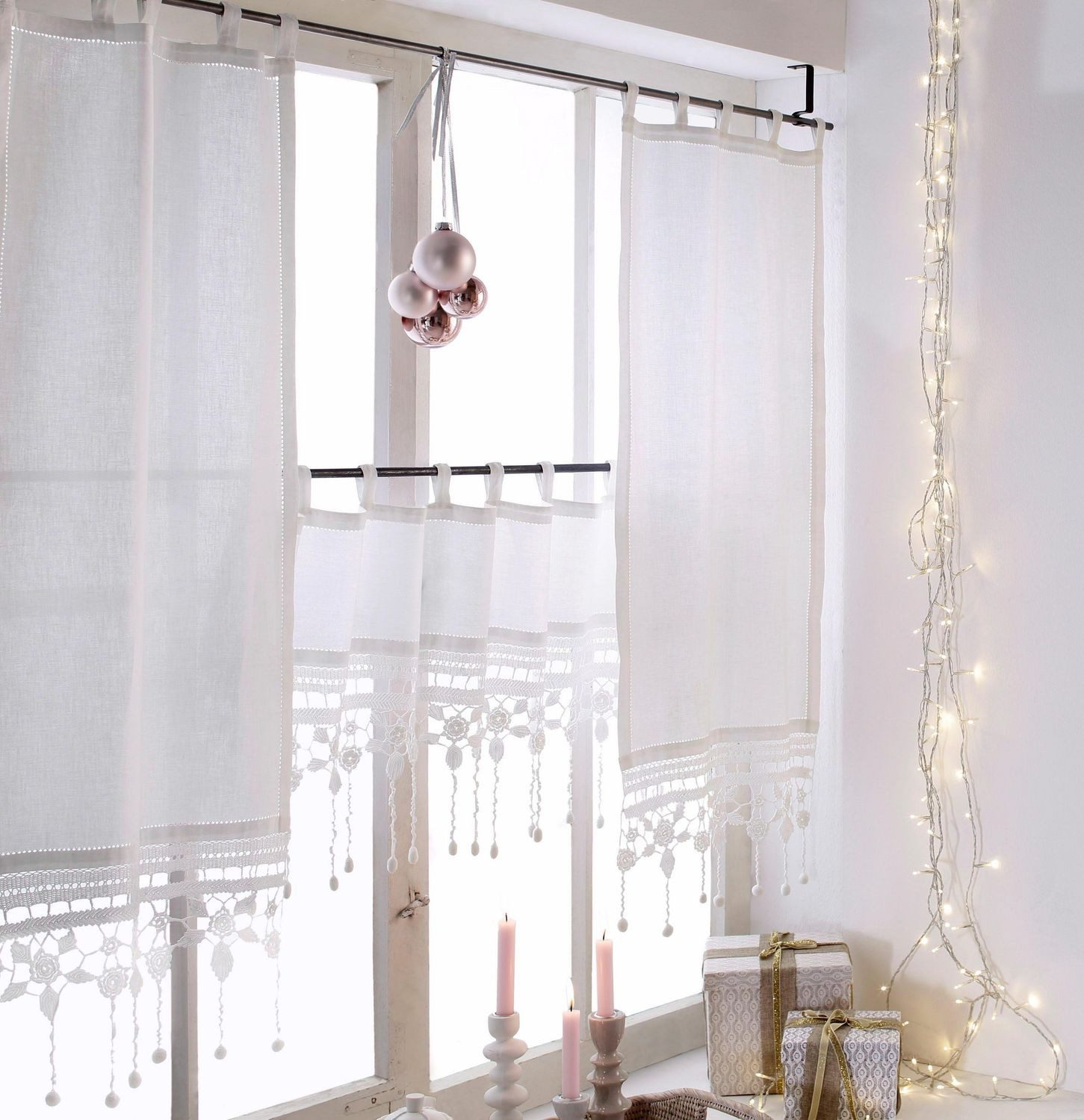 HOSSNER - ART OF HOME DECO Panneaux 50x125 cm (1 St), Schlaufen, halbtransparent, handgehäkelt mit Stoffeinsatz und Bommeln