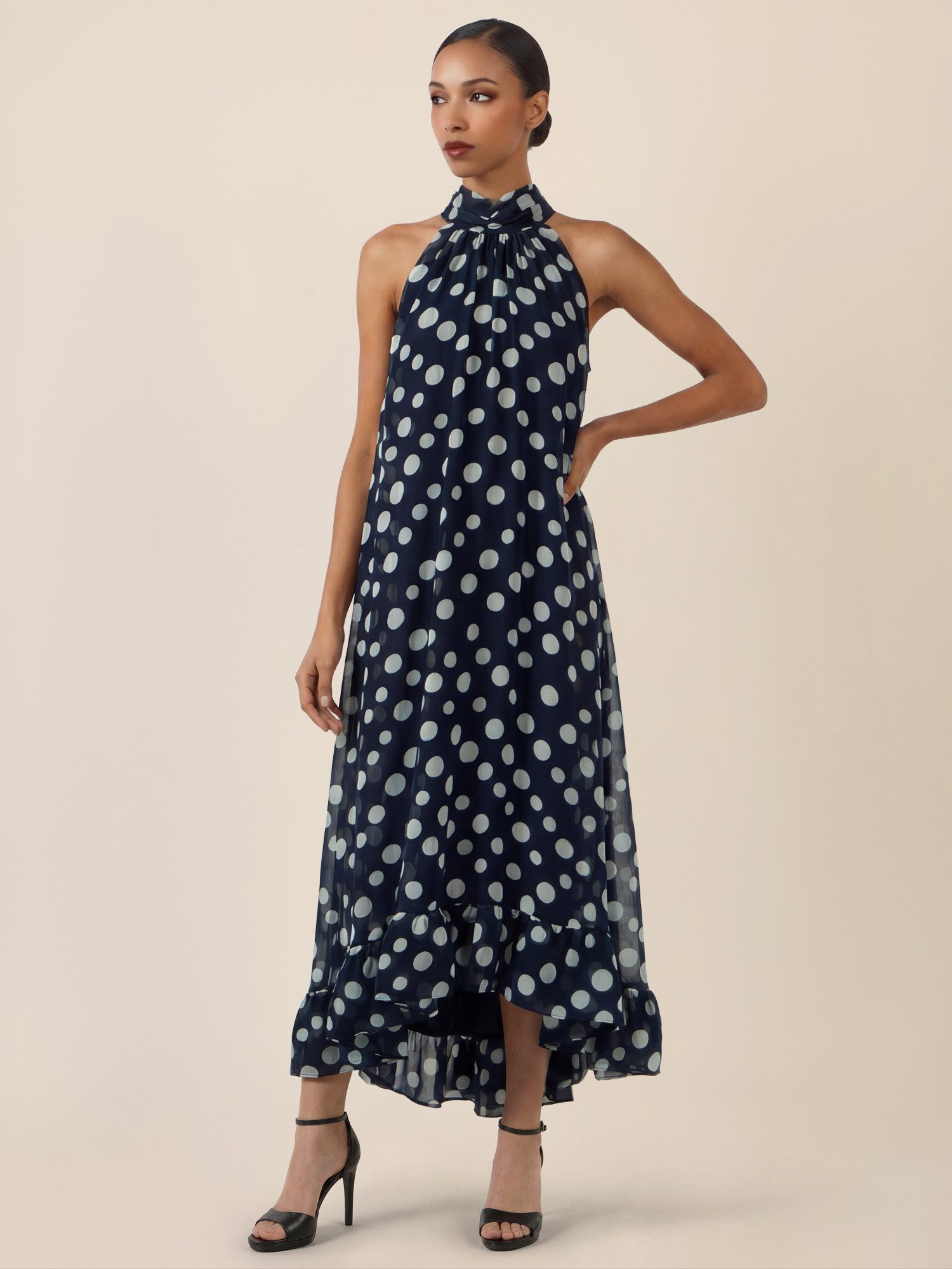Apart Chiffonkleid mit Neckholder und Volantsaum