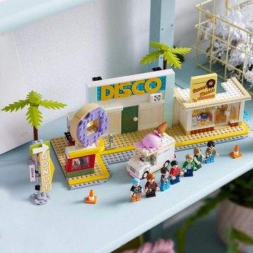 LEGO® Konstruktions-Spielset Ideas - BTS Dynamite Büh­nen­ku­lis­se mit Mi­ni­fi­gu­ren (21339), (749 St)