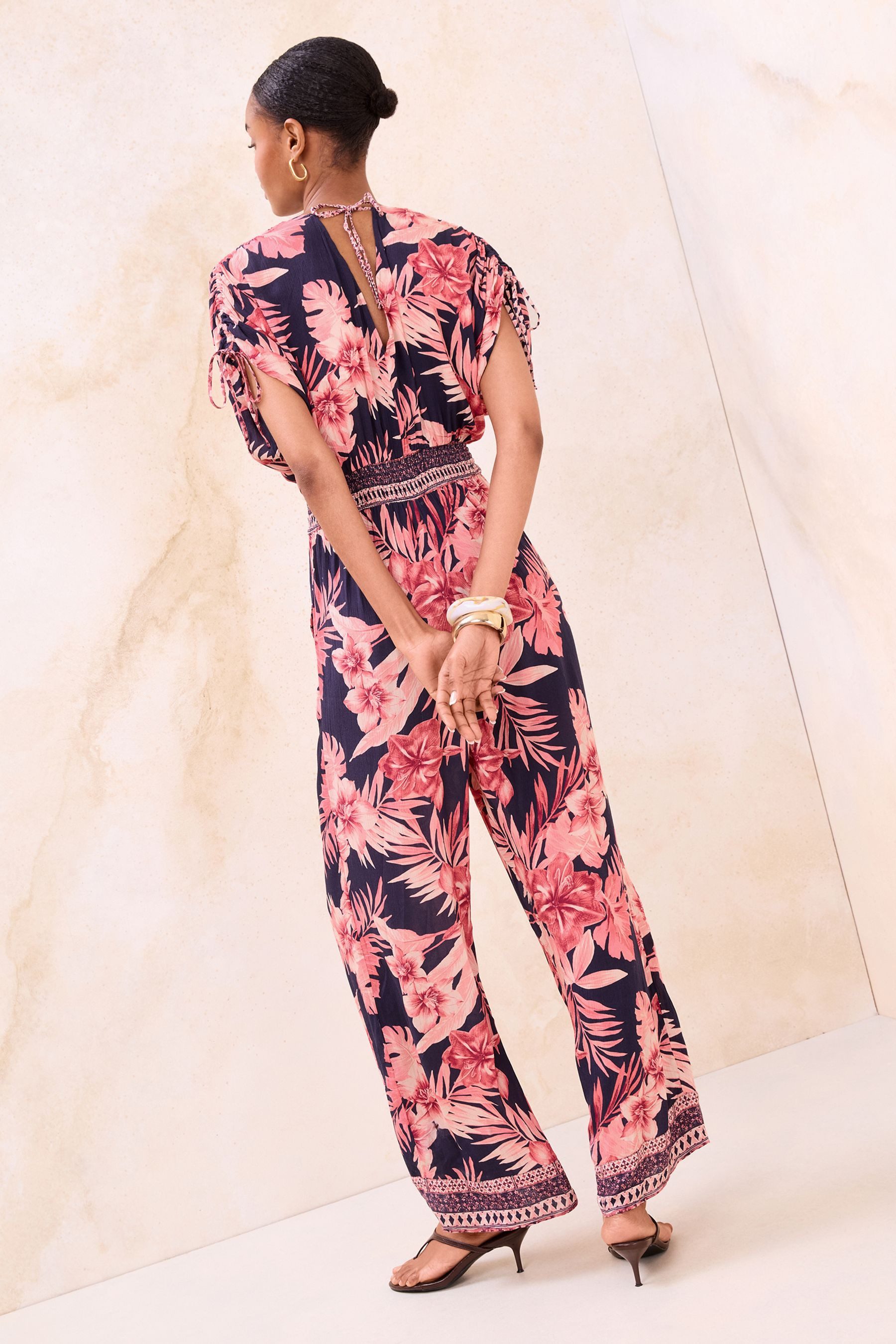 LIPSY Jumpsuit Lipsy Jumpsuit mit Kimonoärmeln, Kurzgröße (1-tlg) günstig online kaufen