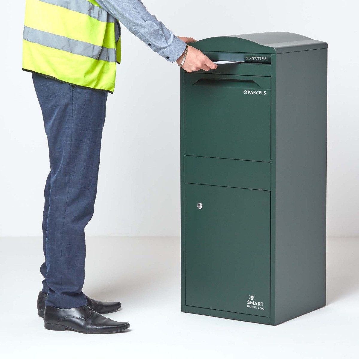 Smart Parcel Box Paketbriefkasten Großer Paketbriefkasten mit gebogenem Dach, Entnahme vorne, grün