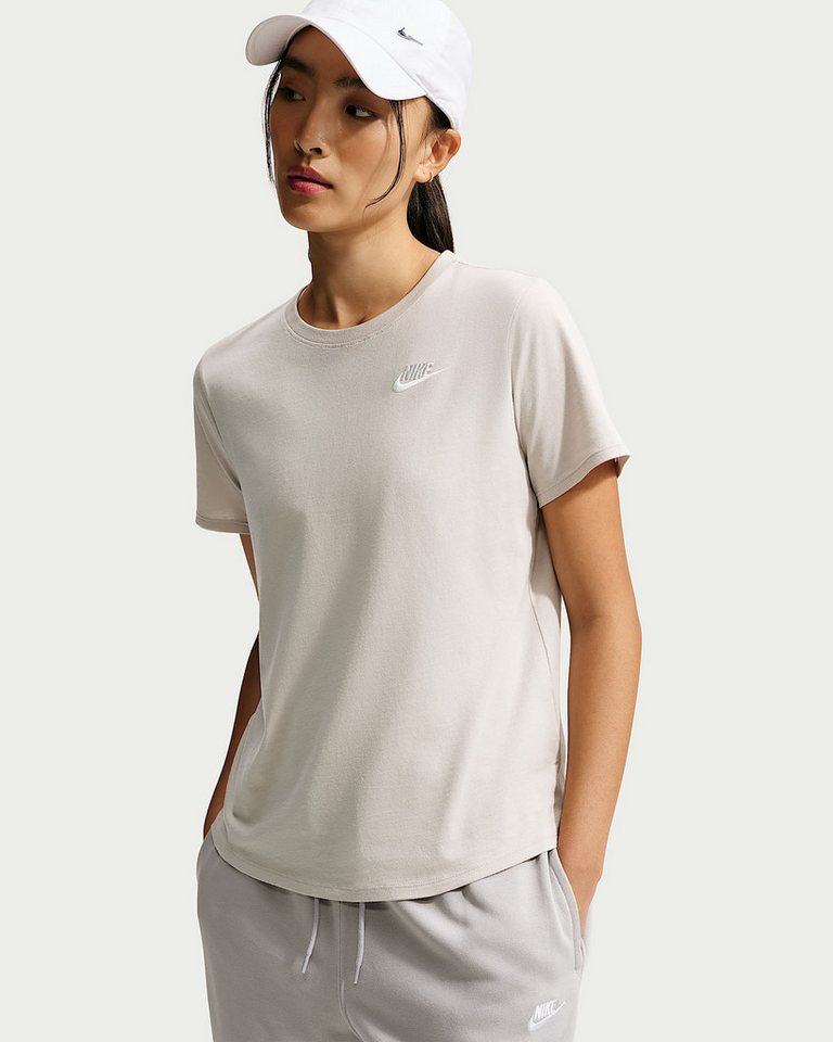 Nike Sportswear T-Shirt W NSW CLUB SS TEE mit leicht abgerundetem Saum, aus Baumwolle in Jersey-Qualität