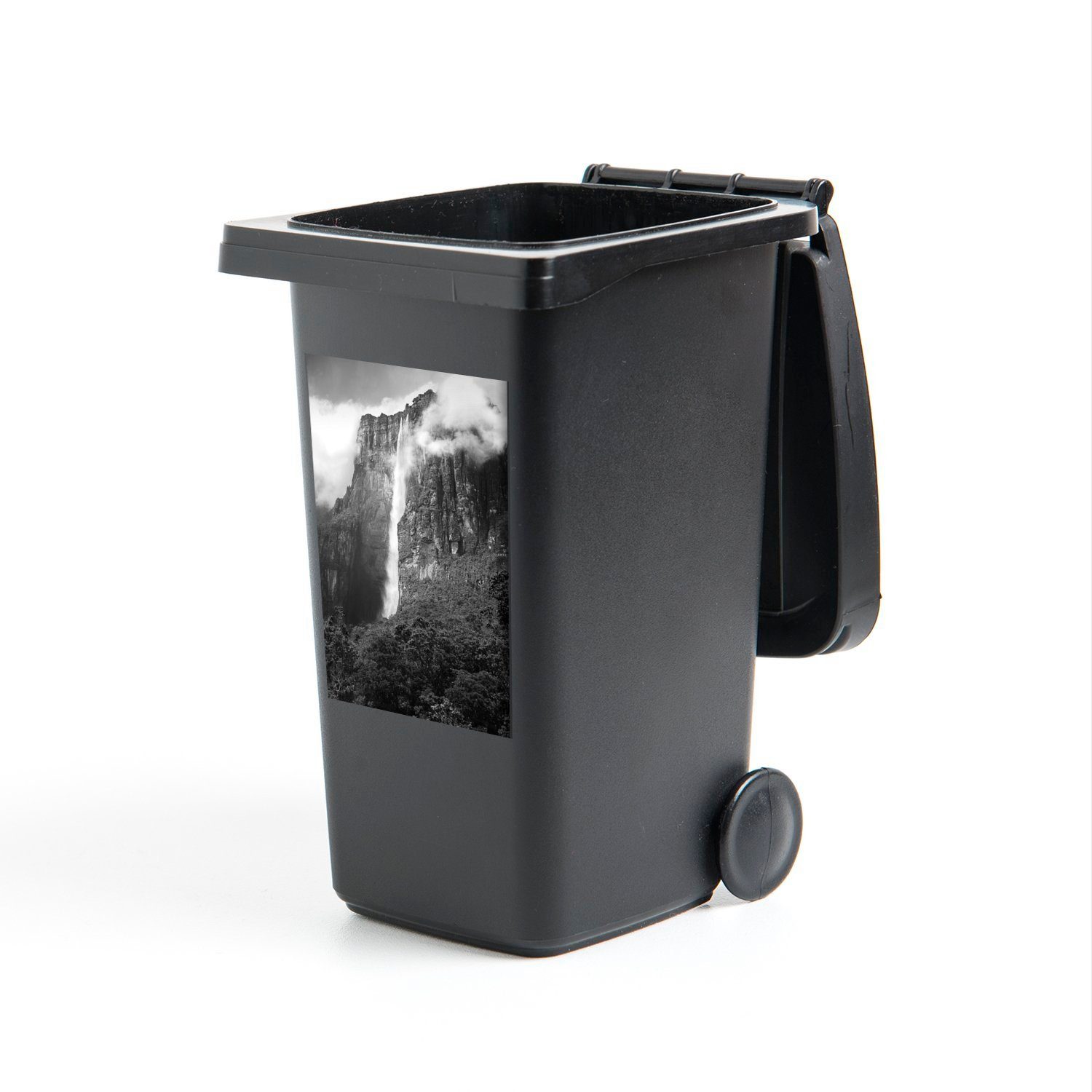 MuchoWow Wandsticker Schwarz-Weiß-Bild der Wasserfälle im Canaima-Nationalpark (1 St), Mülleimer-aufkleber, Mülltonne, Sticker, Container, Abfalbehälter