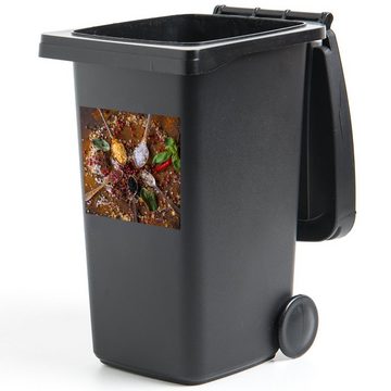 MuchoWow Wandsticker Gewürze - Kräuter - Löffel - Salz - Braun - Küche (1 St), Mülleimer-aufkleber, Mülltonne, Sticker, Container, Abfalbehälter