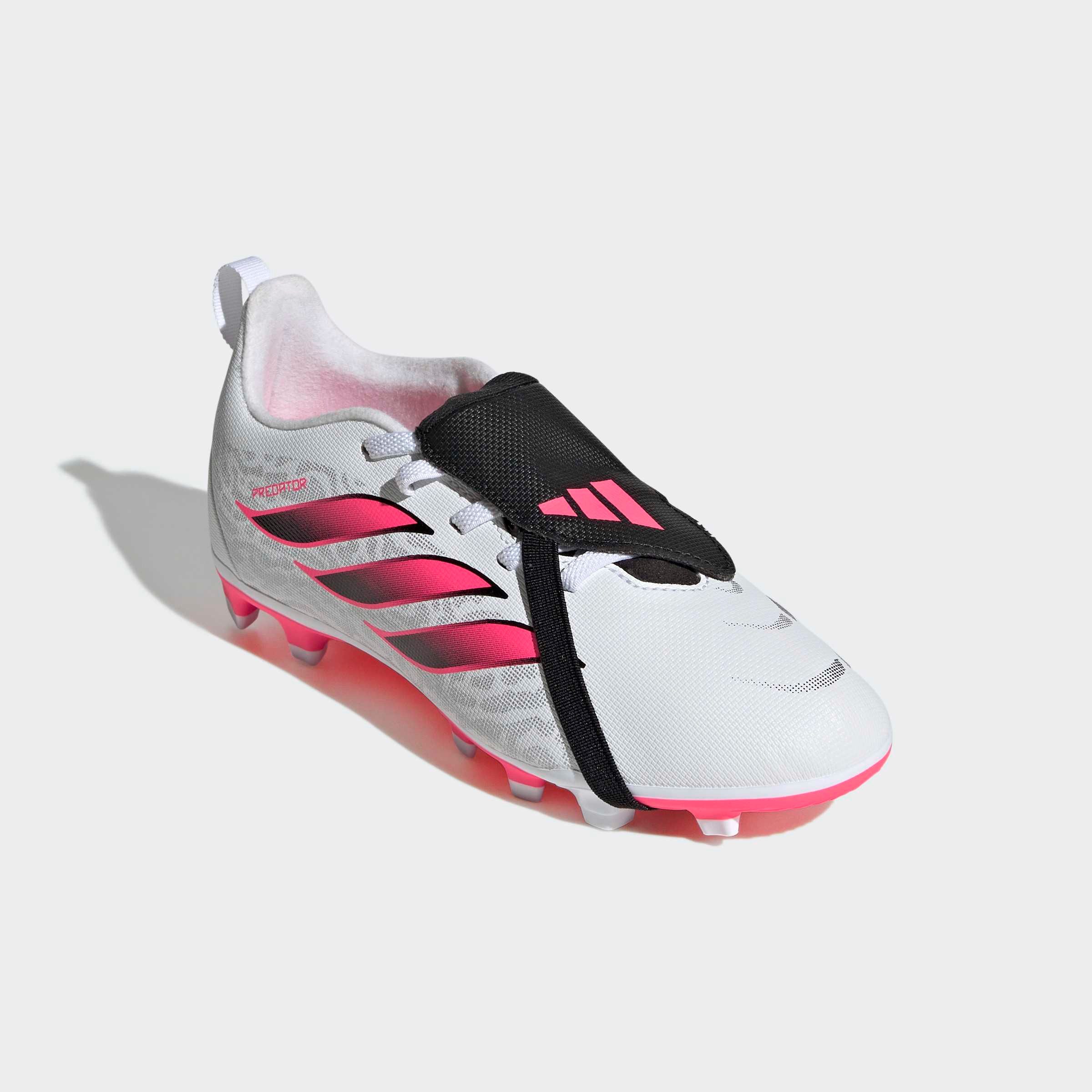 adidas Performance PREDATOR CLUB KIDS, FESTE BÖDEN/GEMISCHTE BÖDEN, UMSCHLAGBARE ZUNGE Fußballschuh für viele verschiedene Böden geeignet, für Jugendliche & Kinder
