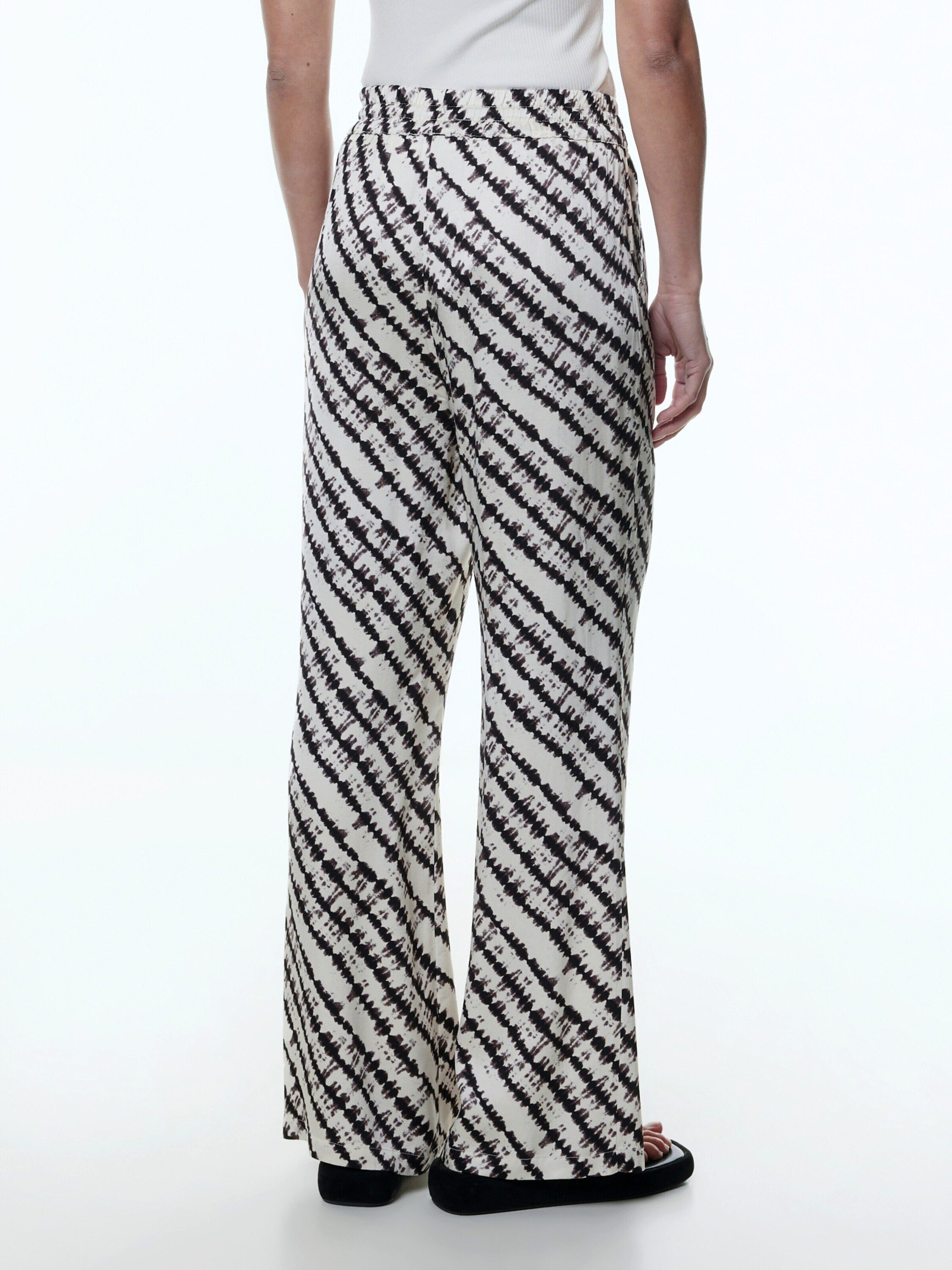 EDITED Stoffhose Stina (1-tlg) Drapiert/gerafft