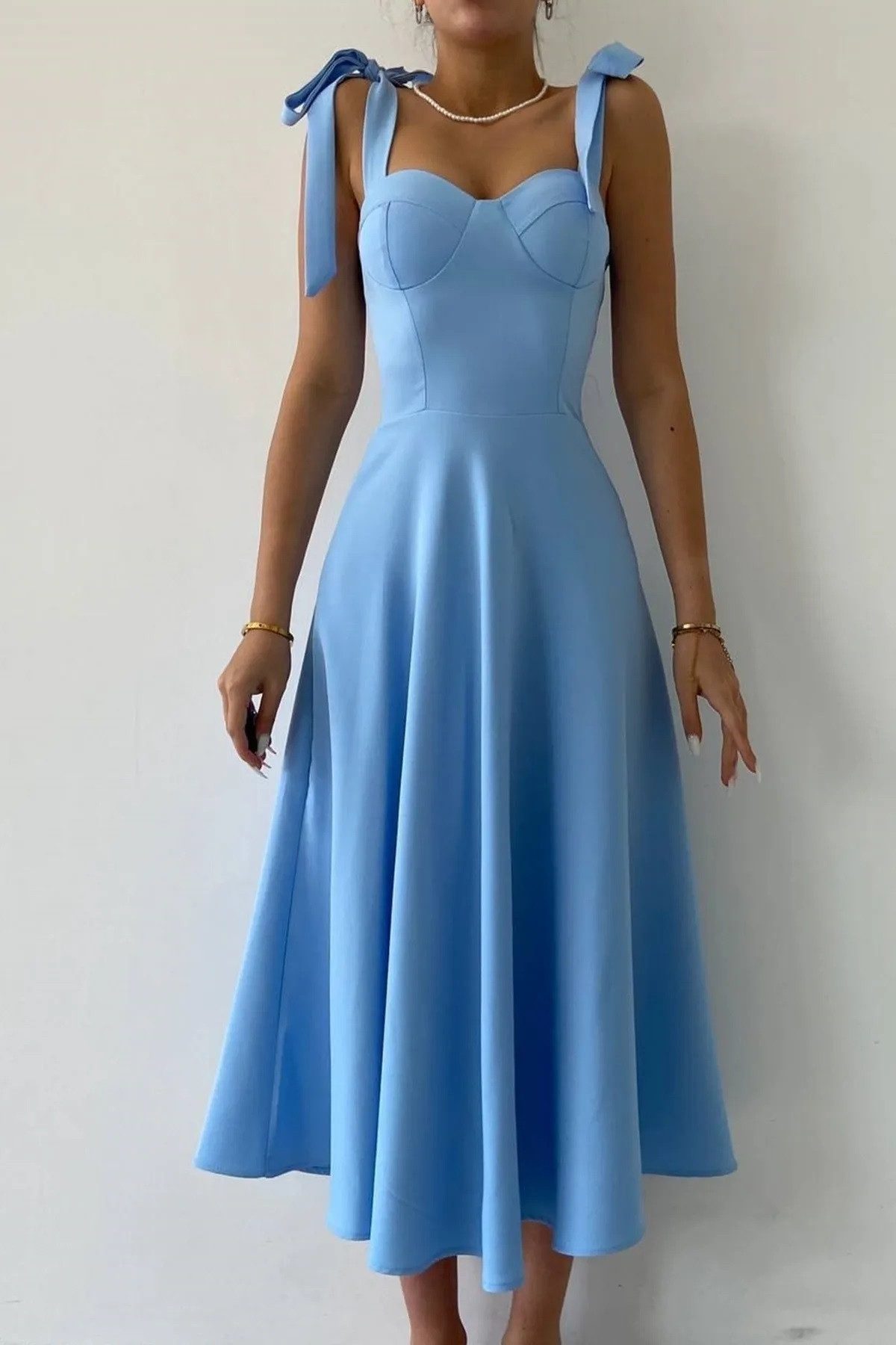 Midikleid Midi-langes ausgestelltes Kleid mit Schnürung und Trägern