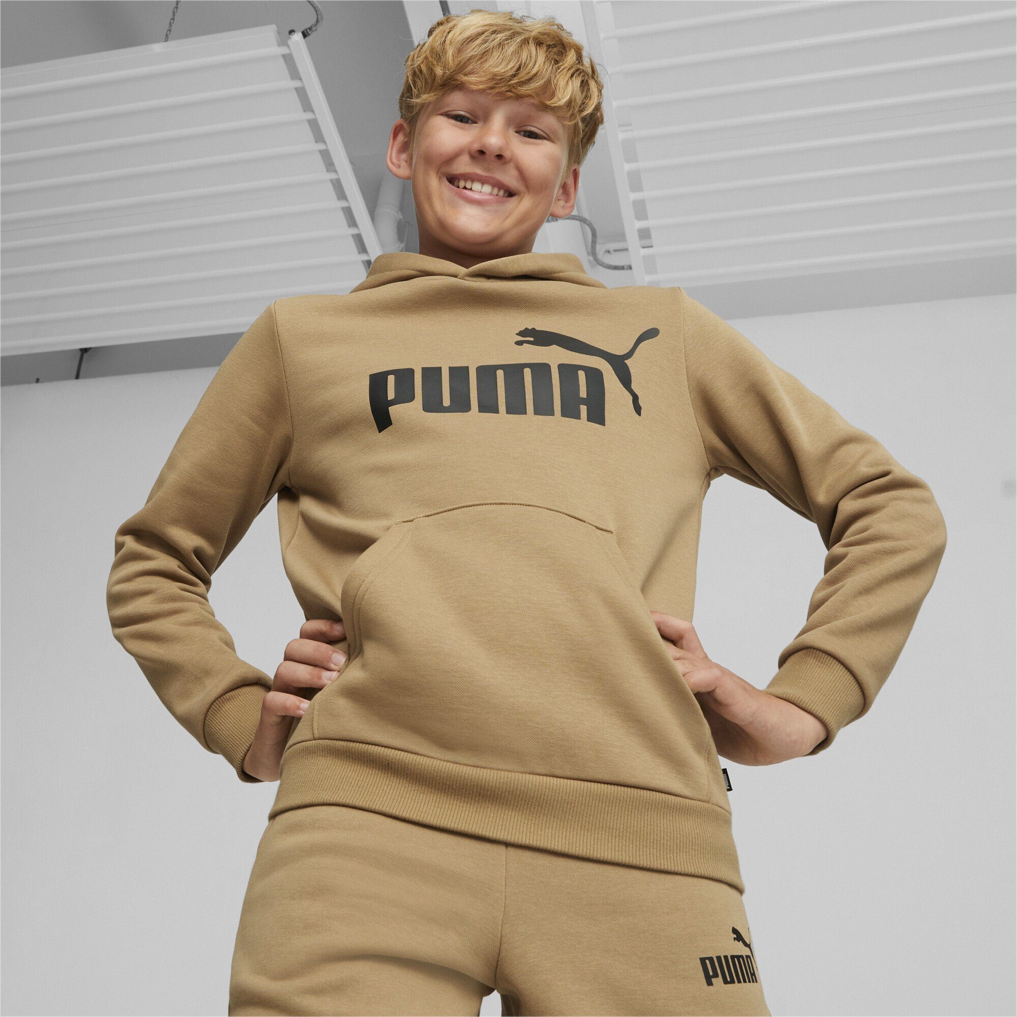 PUMA Sweatshirt Essentials Beige Hoodie Toasted großem mit Logo Jungen