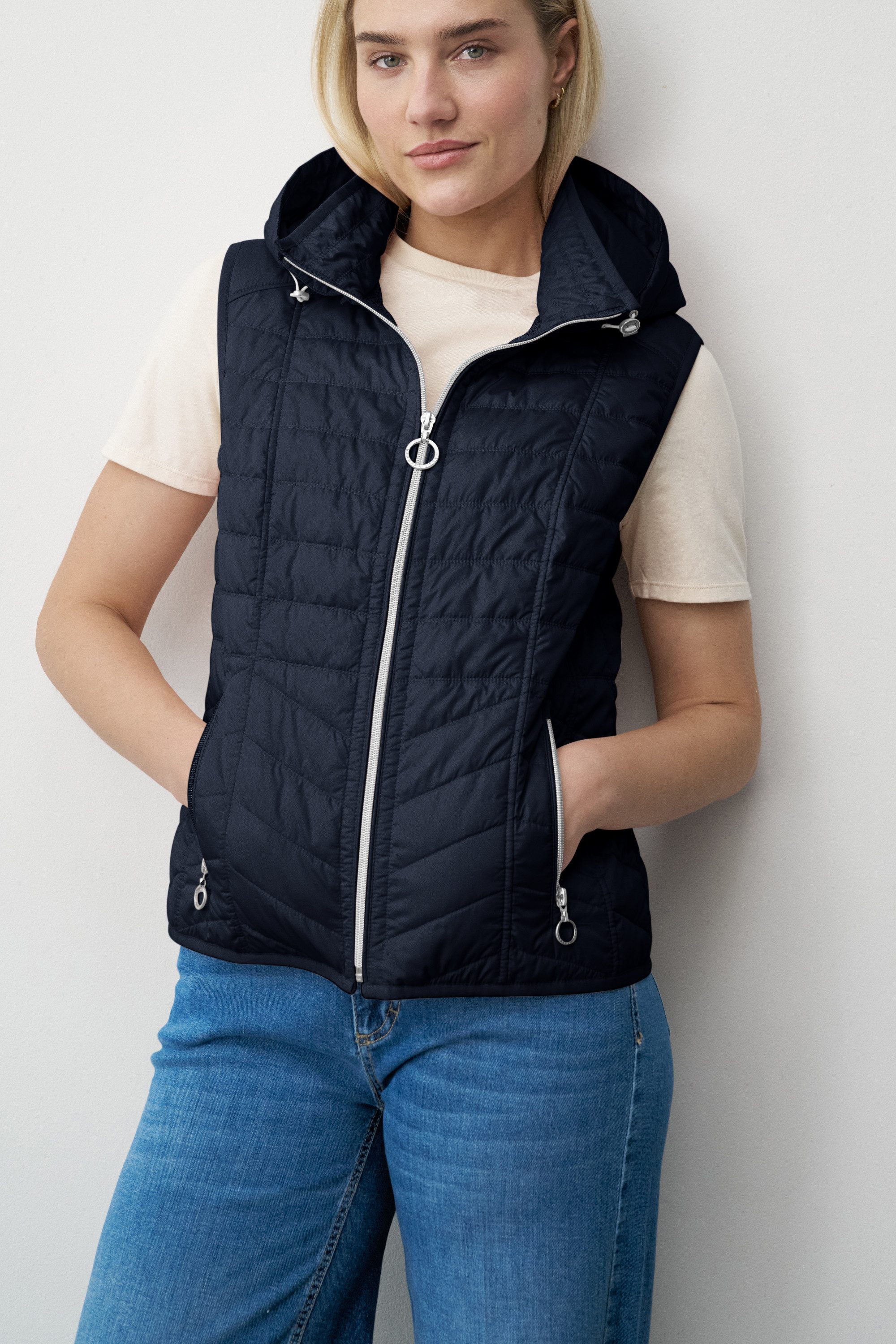 Barbara Lebek Steppweste moderne Steppweste oder Gilet für Damen mit Kapuze