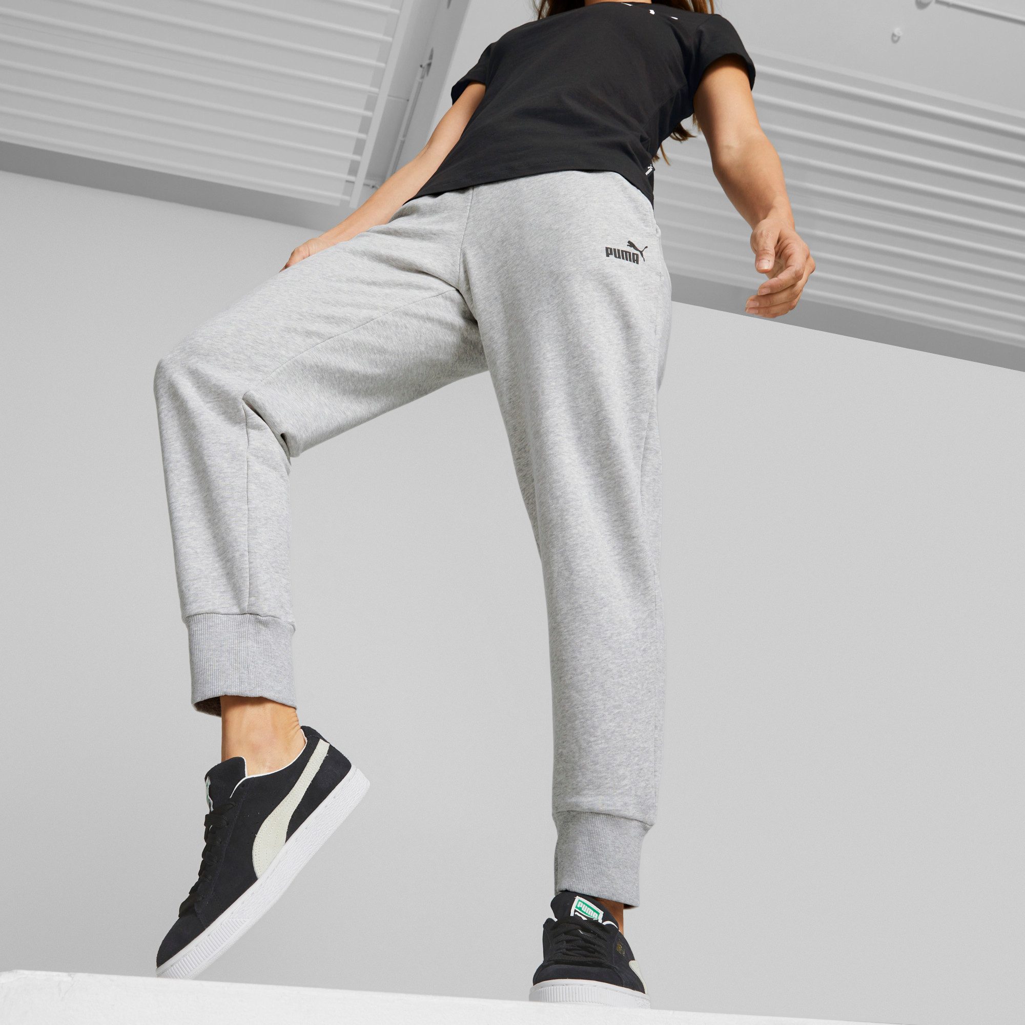 Puma Jogginghose ESS SWEATPANTS TR CL für entspannte und sportliche Aktivitäten, Regular Fit, Ansicht 1