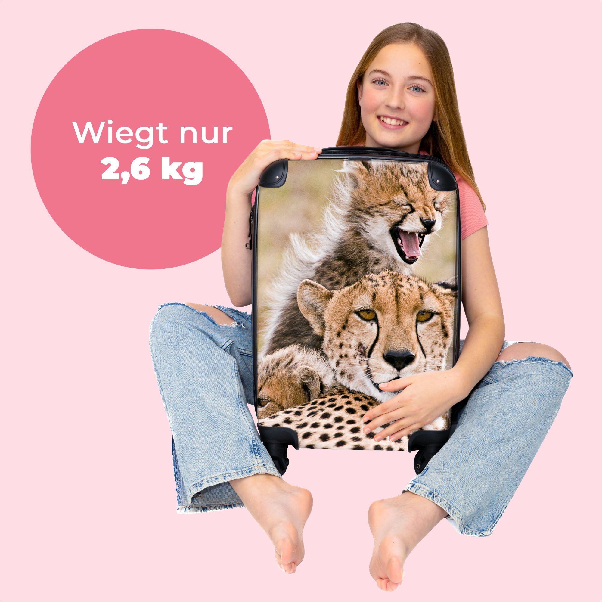 mit NoBoringSuitcases.com© 4 Kinderkoffer - - Rollen, Savanne Ferien, Koffer Porträt, - Wildtiere 55x35x20cm Gepard Kindertrolley, rollen, für Handgepäck Reisetasche