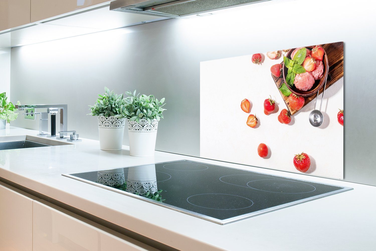 MuchoWow Küchenrückwand Erdbeere - Früchte 60x40 - Herdblende - cm, Wandschutz, aus küchen Temperaturbeständig Kräuter (1-tlg), Eiszange