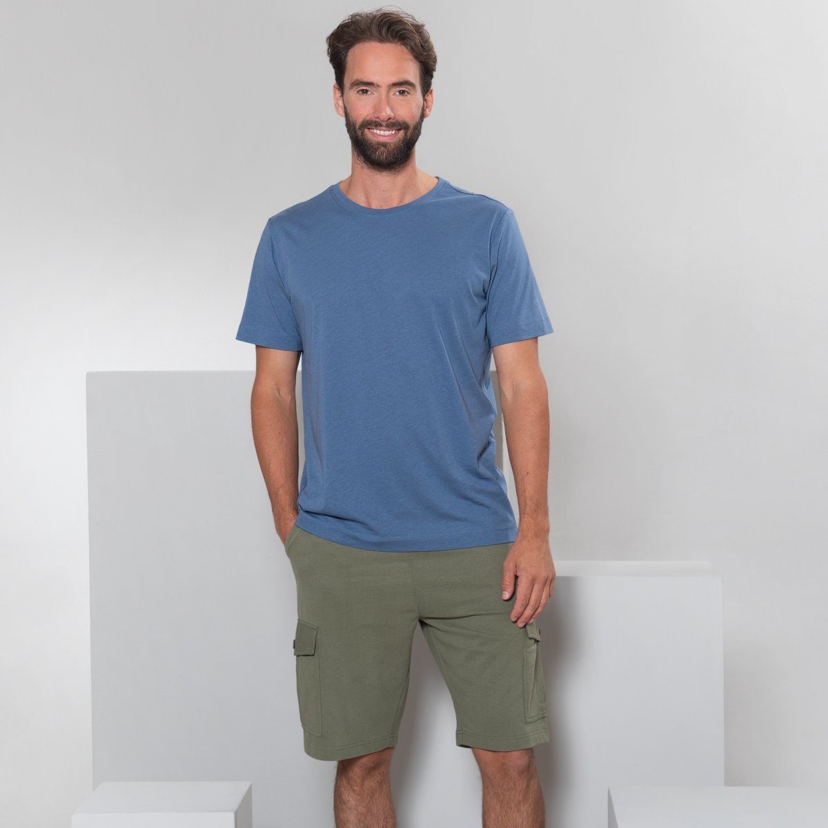 LIVING CRAFTS Cargoshorts MANUEL Locker-leichter Sweat-Stoff Thyme