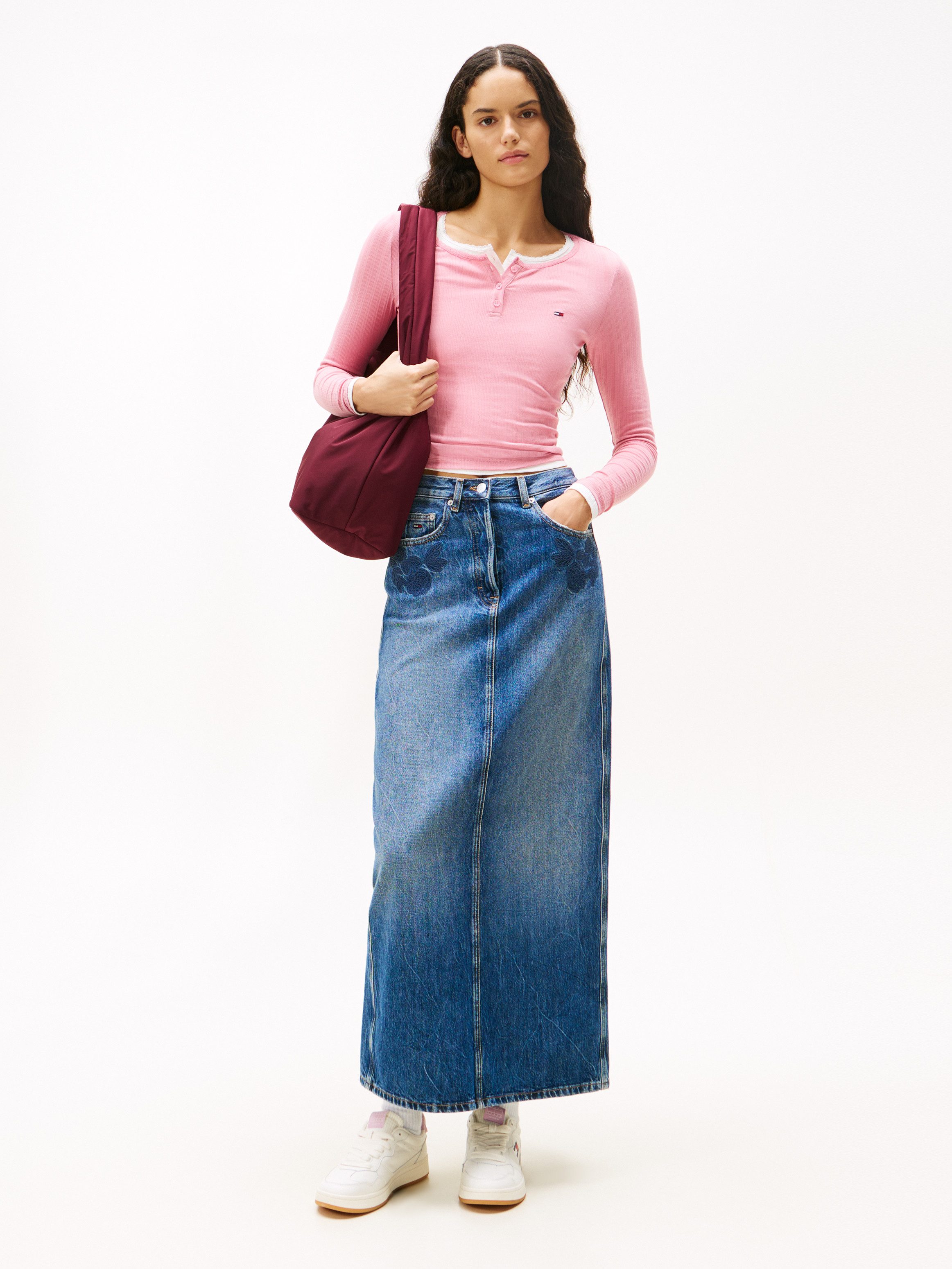 Tommy Jeans Jeansrock LAYLA MAXI SKIRT CBF DI2057 mit Stickerei