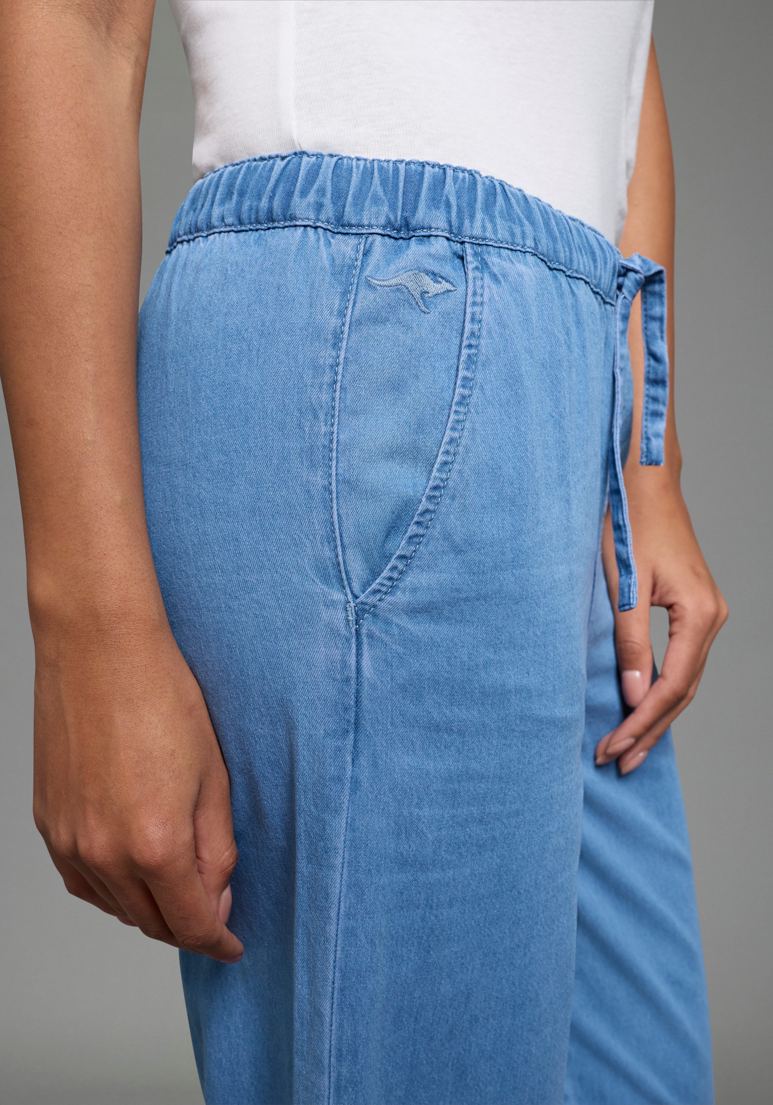 KangaROOS Weite Jeans weiteres Bein, hohe Leibhöhe, elastischer Bund mit Gummizug