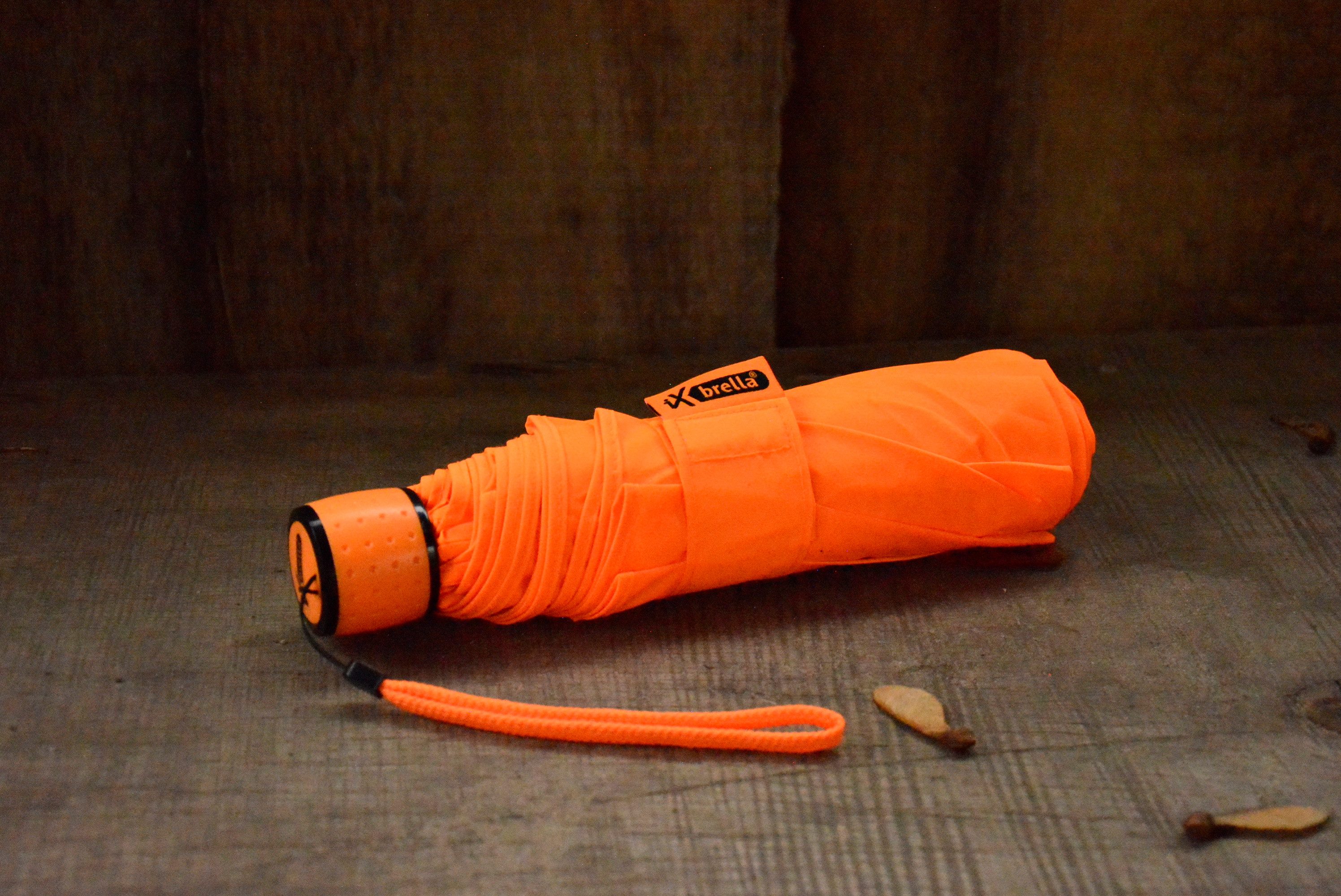 iX-brella Taschenregenschirm Mini Ultra Light - sehr leicht, mit großem Dach, manueller Öffnungsmechanismus, kräftige Farben