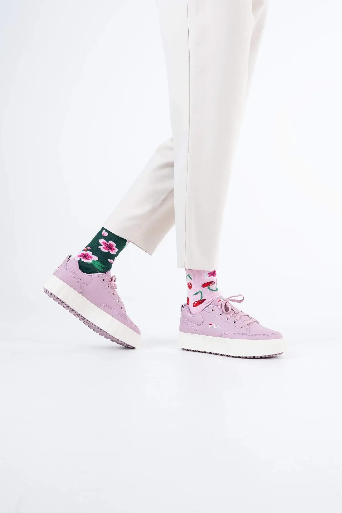 Many Mornings Freizeitsocken Many Mornings Socken Cherry Blossom (1 Paar, 1-Paar, 1 Paar) immer ein dismatching Paar – Bild 2 von 2