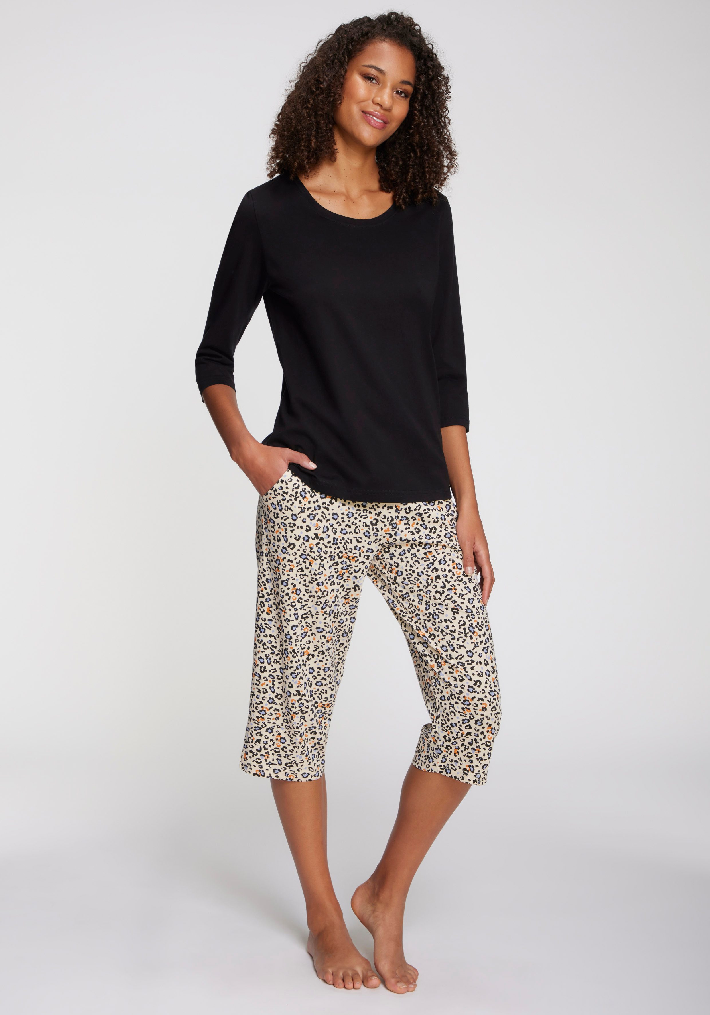 Vivance Dreams Capri-Pyjama (2 tlg) mit schönem Animalprint
