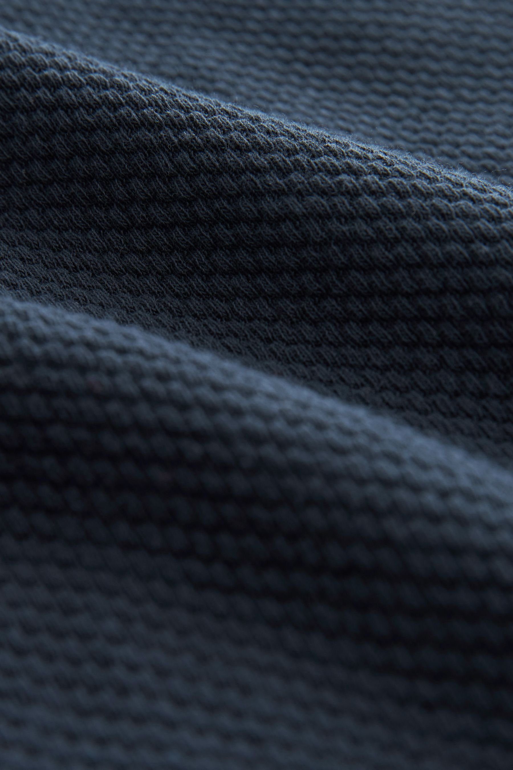 Next Sweatshorts Jersey-Shorts Blue strukturiertem aus (1-tlg) Navy Material
