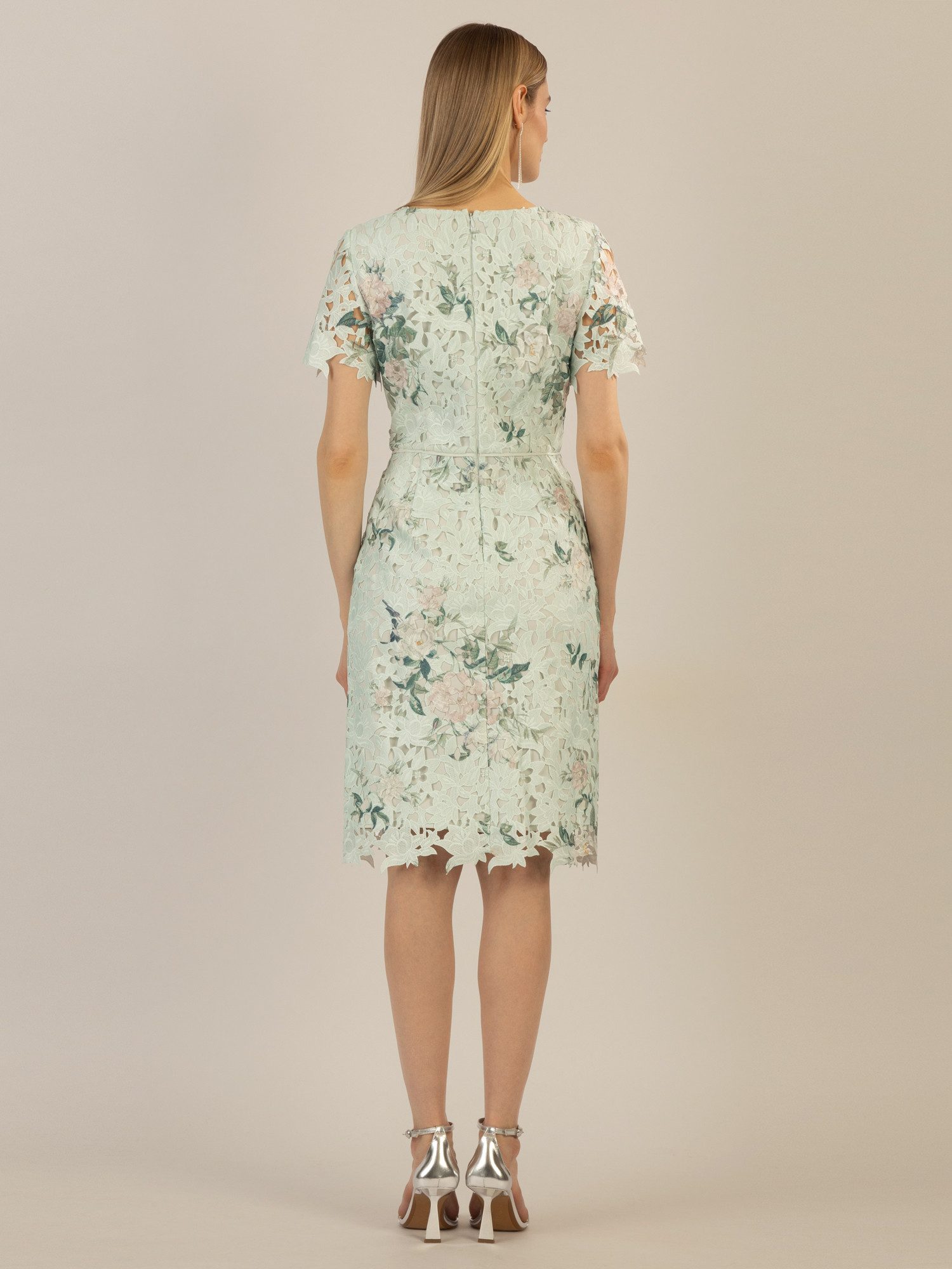 Apart Abendkleid aus Spitze allover bedruckt