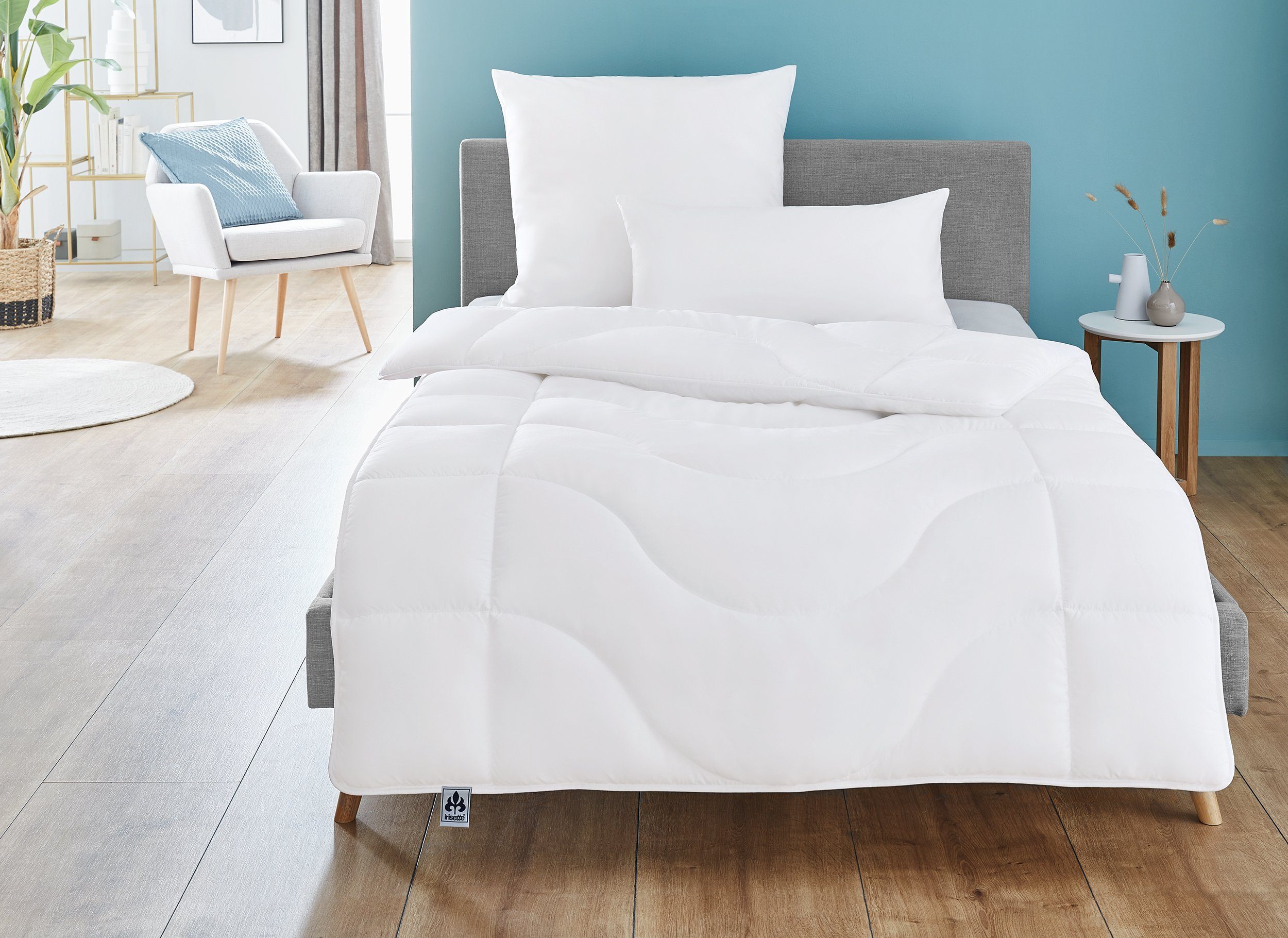 Irisette Microfaserbettdecke Steppbett Micro Thermo, Füllung: Markenhohlfaser irisette®, Bezug: soft und anschmiegsam, waschbar bis 60°C, entwickelt in Deutschland